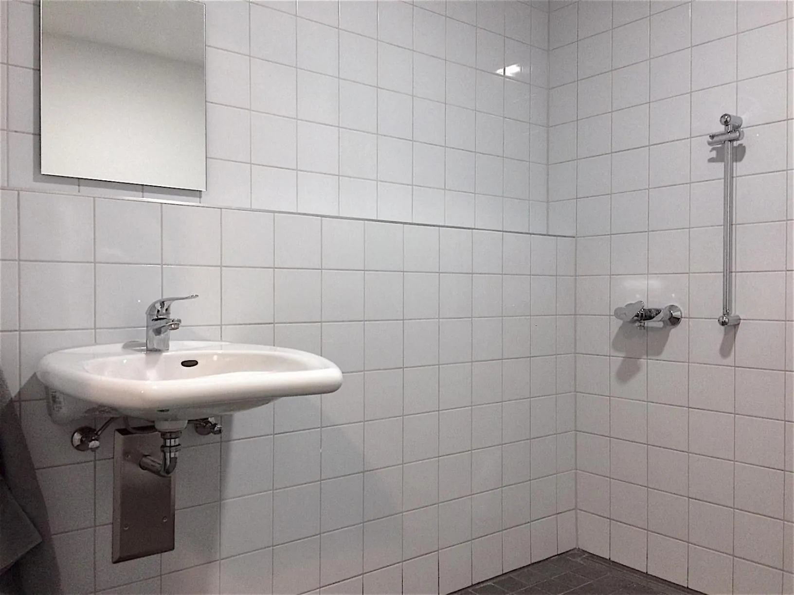 Shower in BNB near Brandenburg Gate - Rooms & Apartments