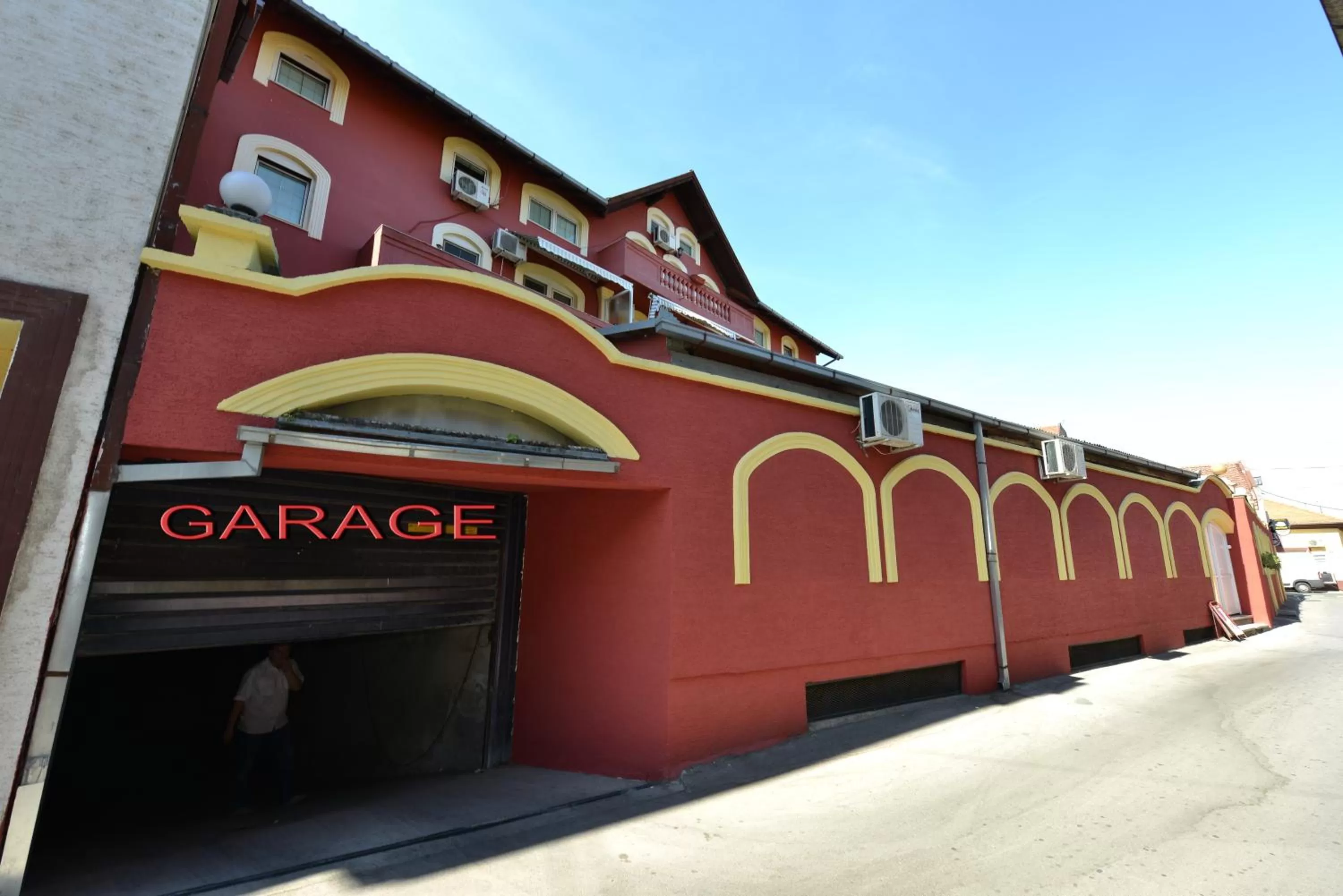 Facade/entrance in Hotel Fontana