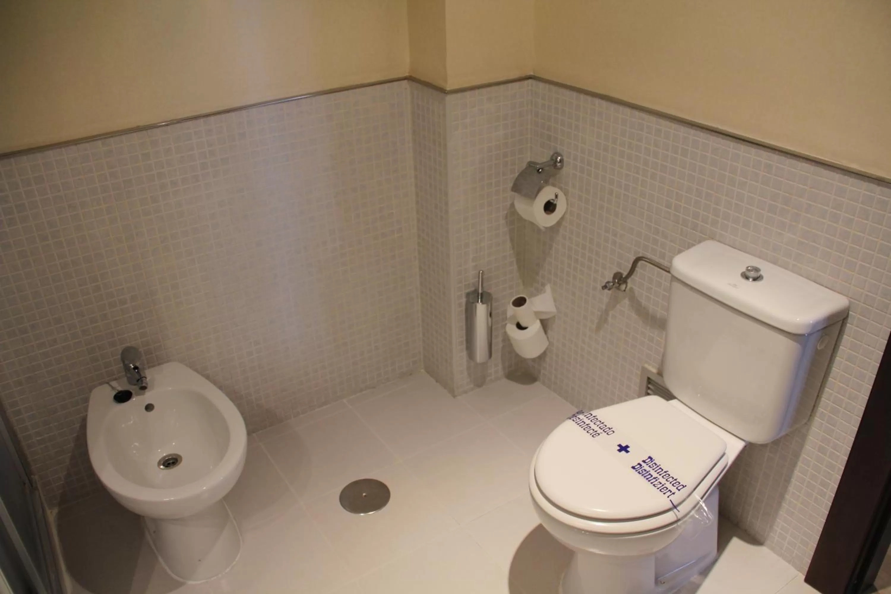 Bathroom in Hotel Puerta de Ocaña