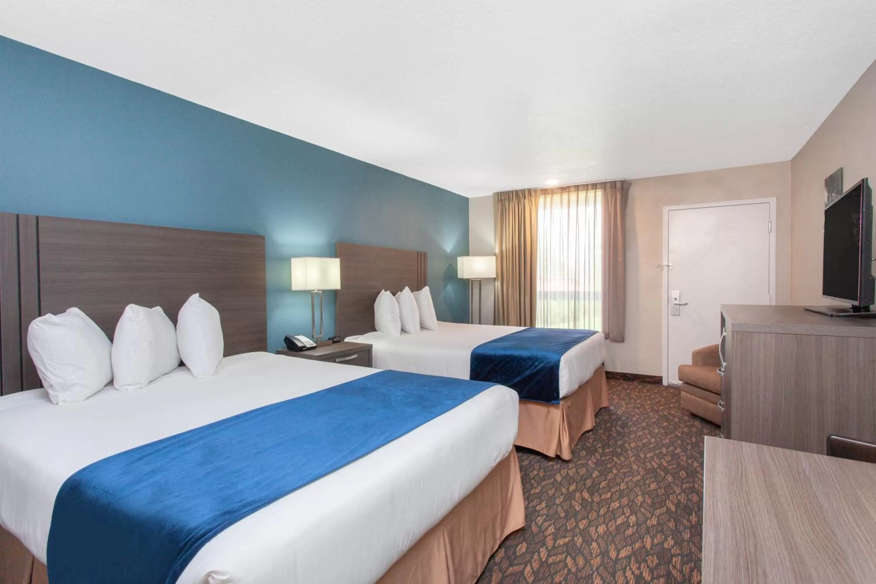 Photo of the whole room, Bed in Grand Hotel Orlando at Universal Blvd - Shuttle to Theme Parks