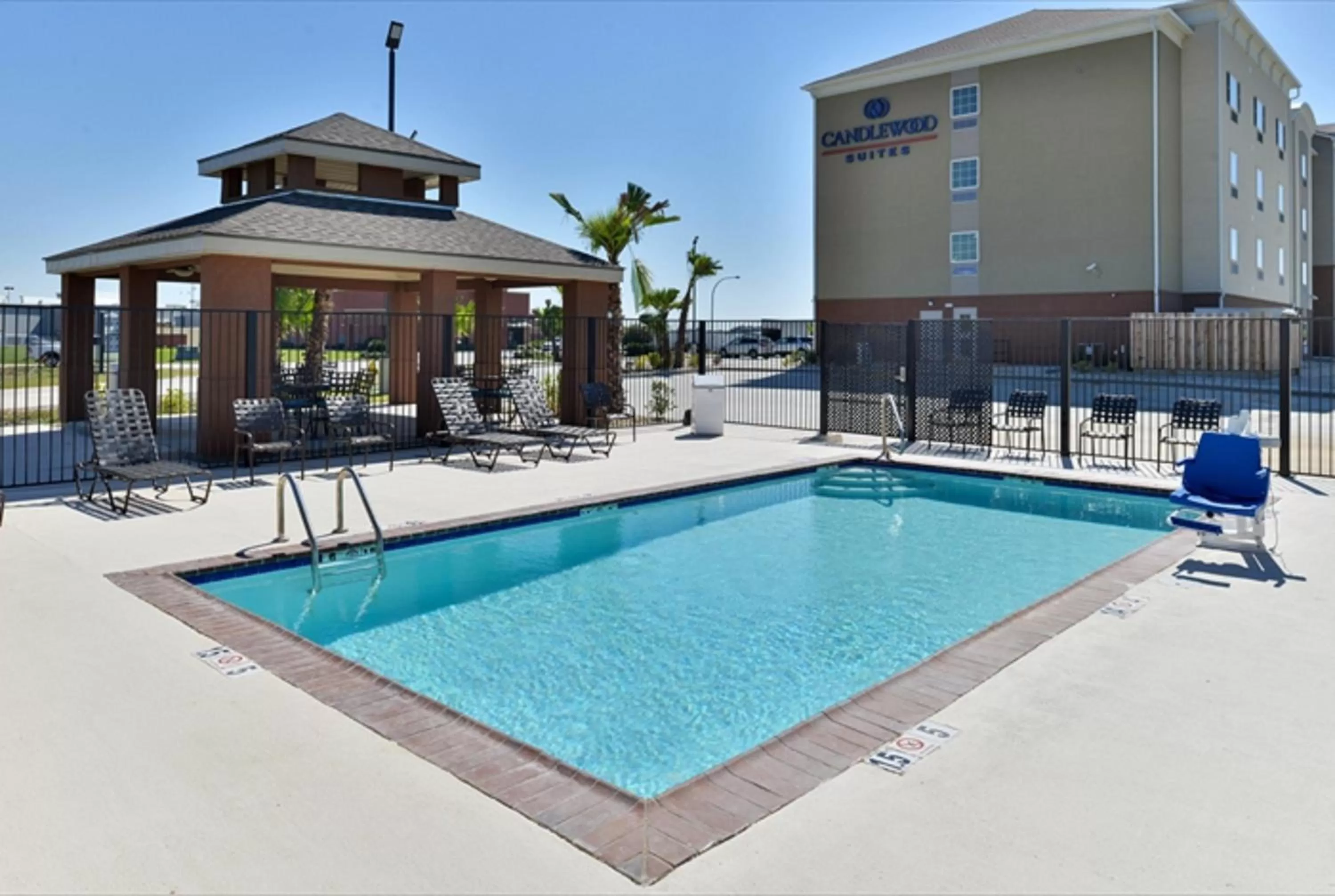 Property building in Candlewood Suites Houma by IHG