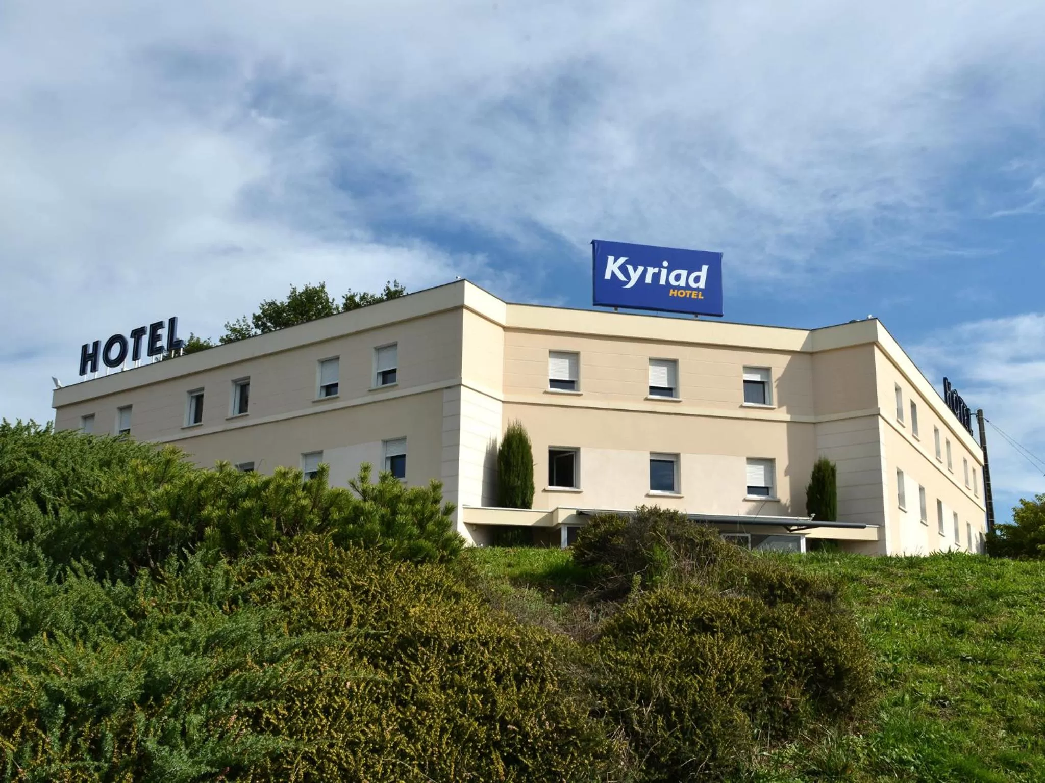 Property building in Hôtel Kyriad Brive Ouest