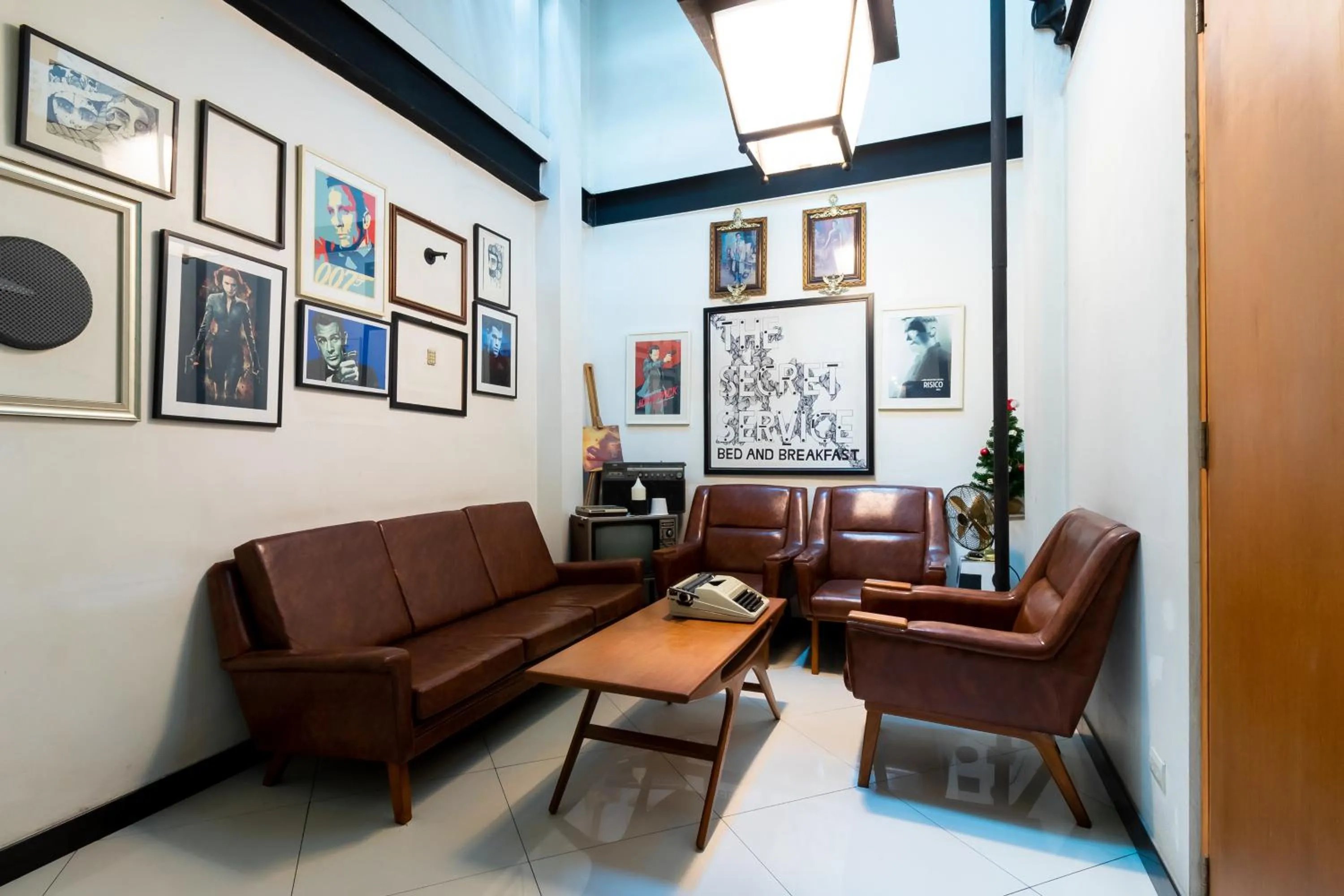 Living room in The Secret Service