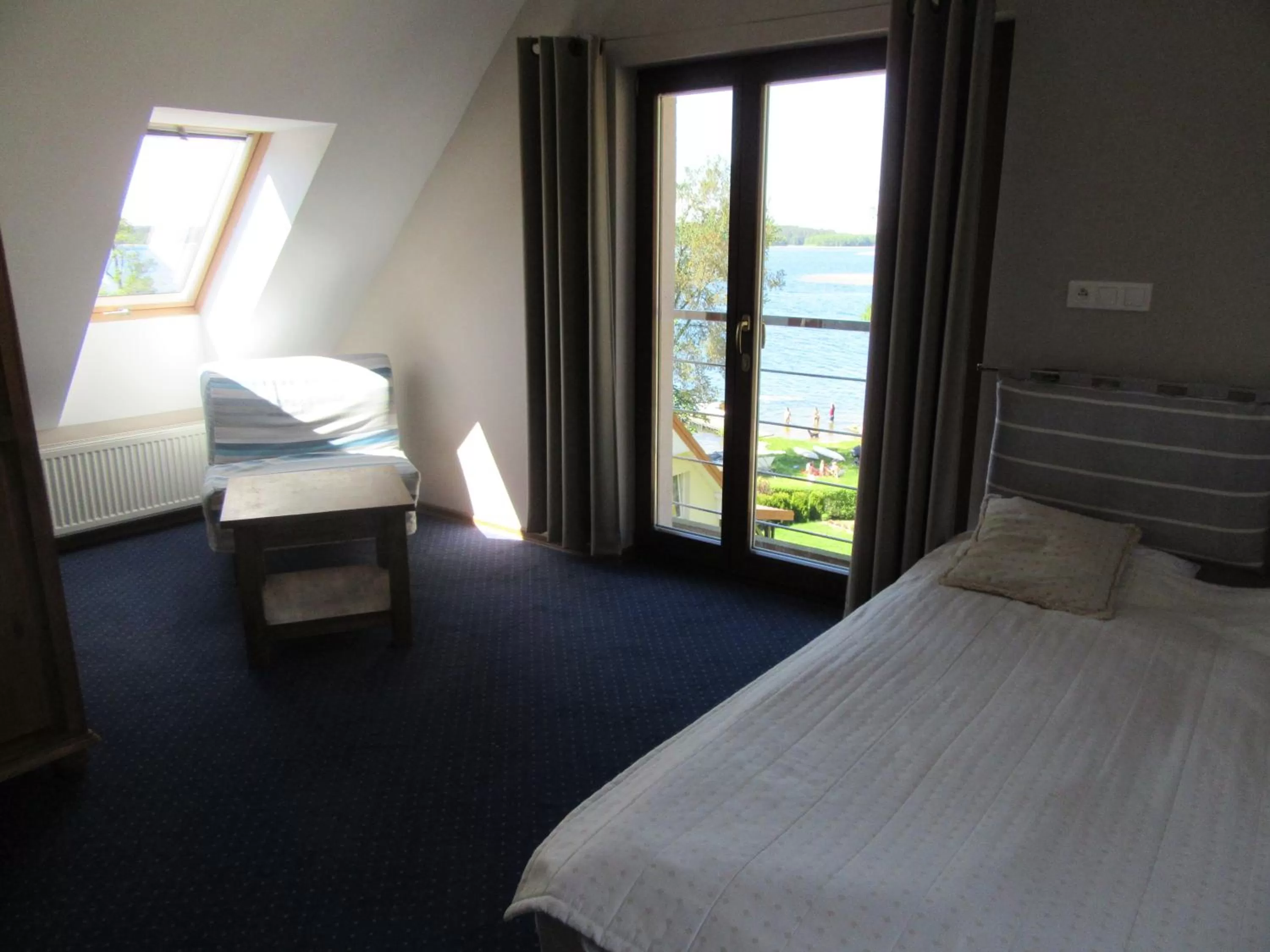 Bedroom, Bed in Vertigo Narie