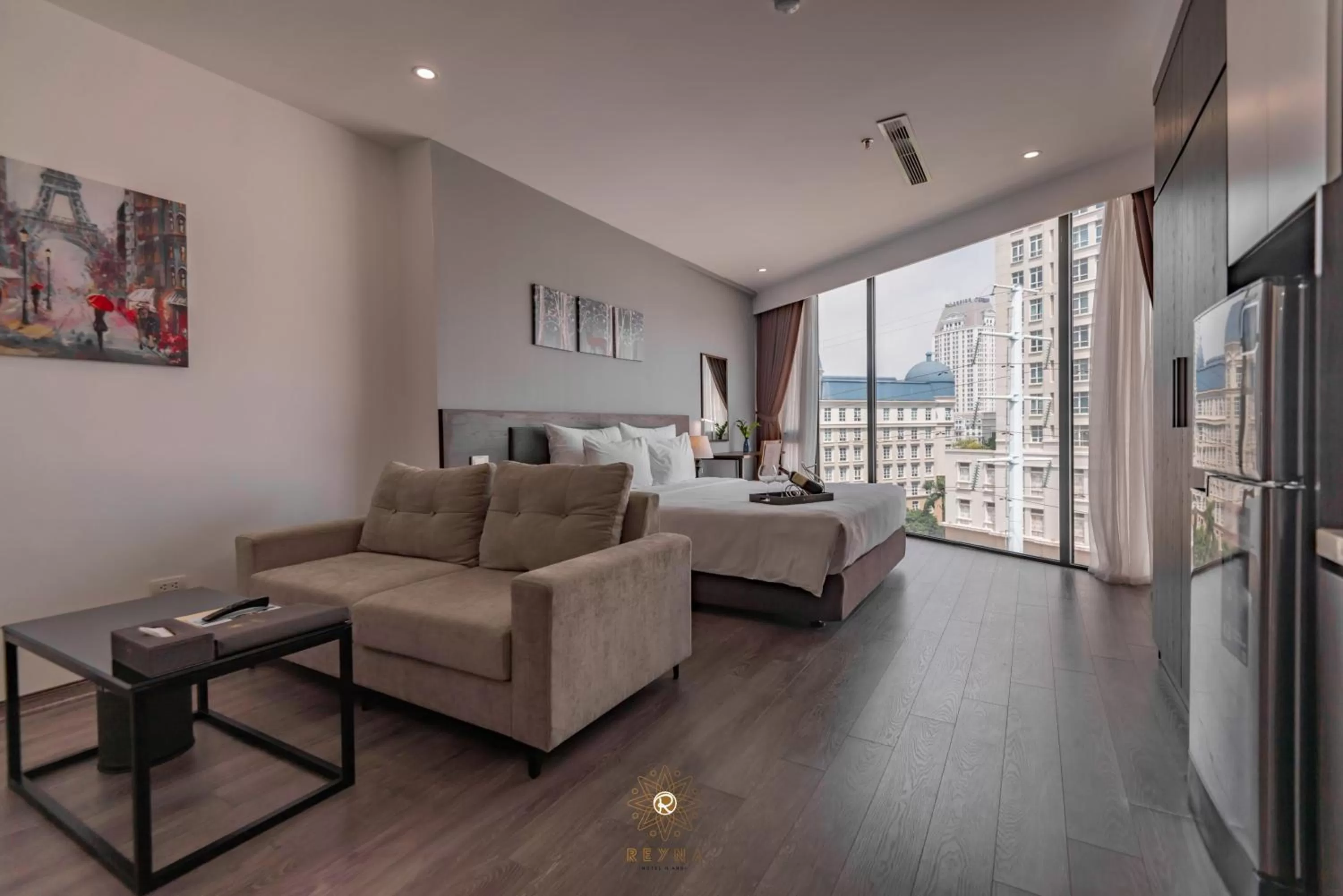 Living room in Reyna Hotel Hanoi & Spa