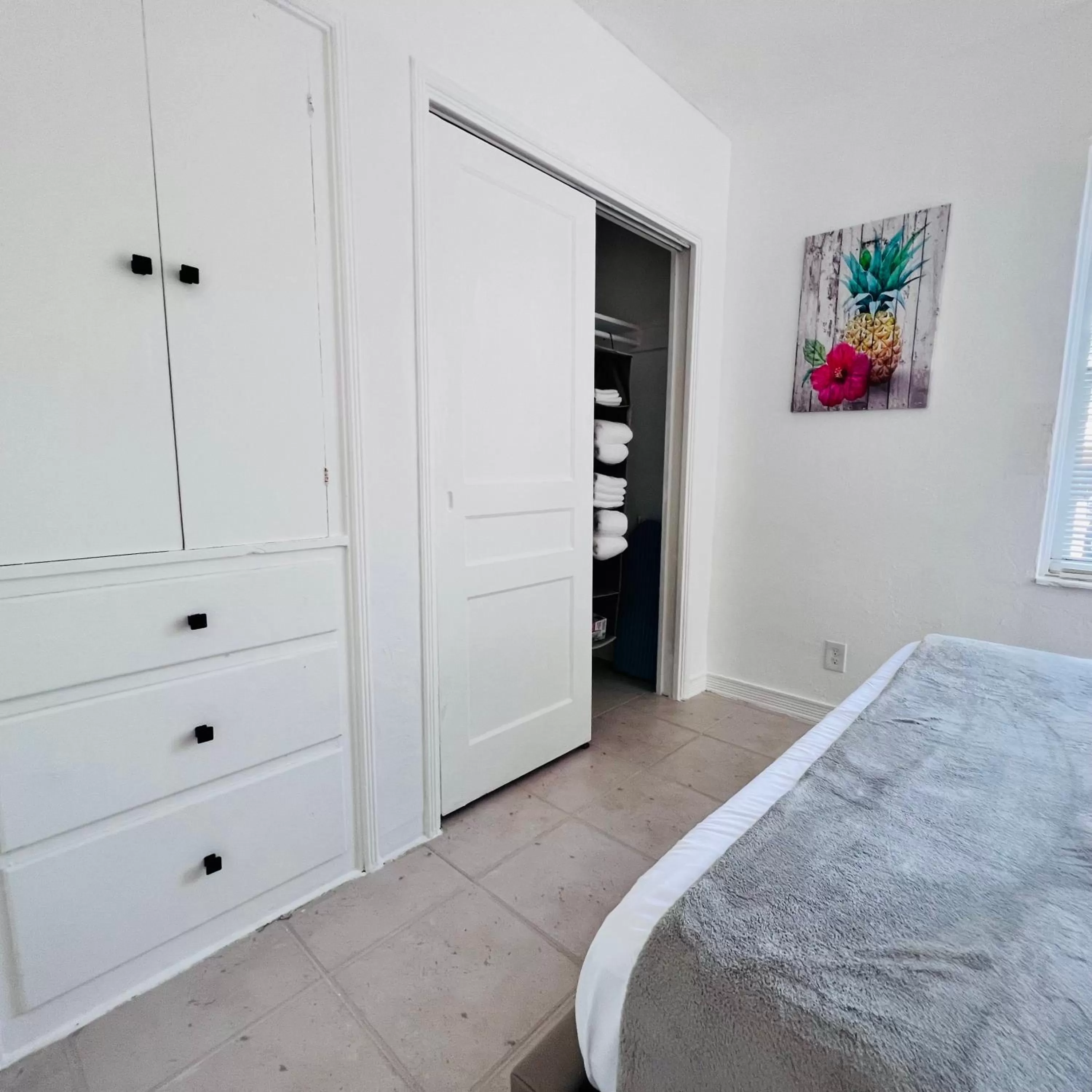 Bedroom, Bed in CocoBay 2BR Condos Near Beach, Galleria Mall, Wilton Manors, Cruise Port