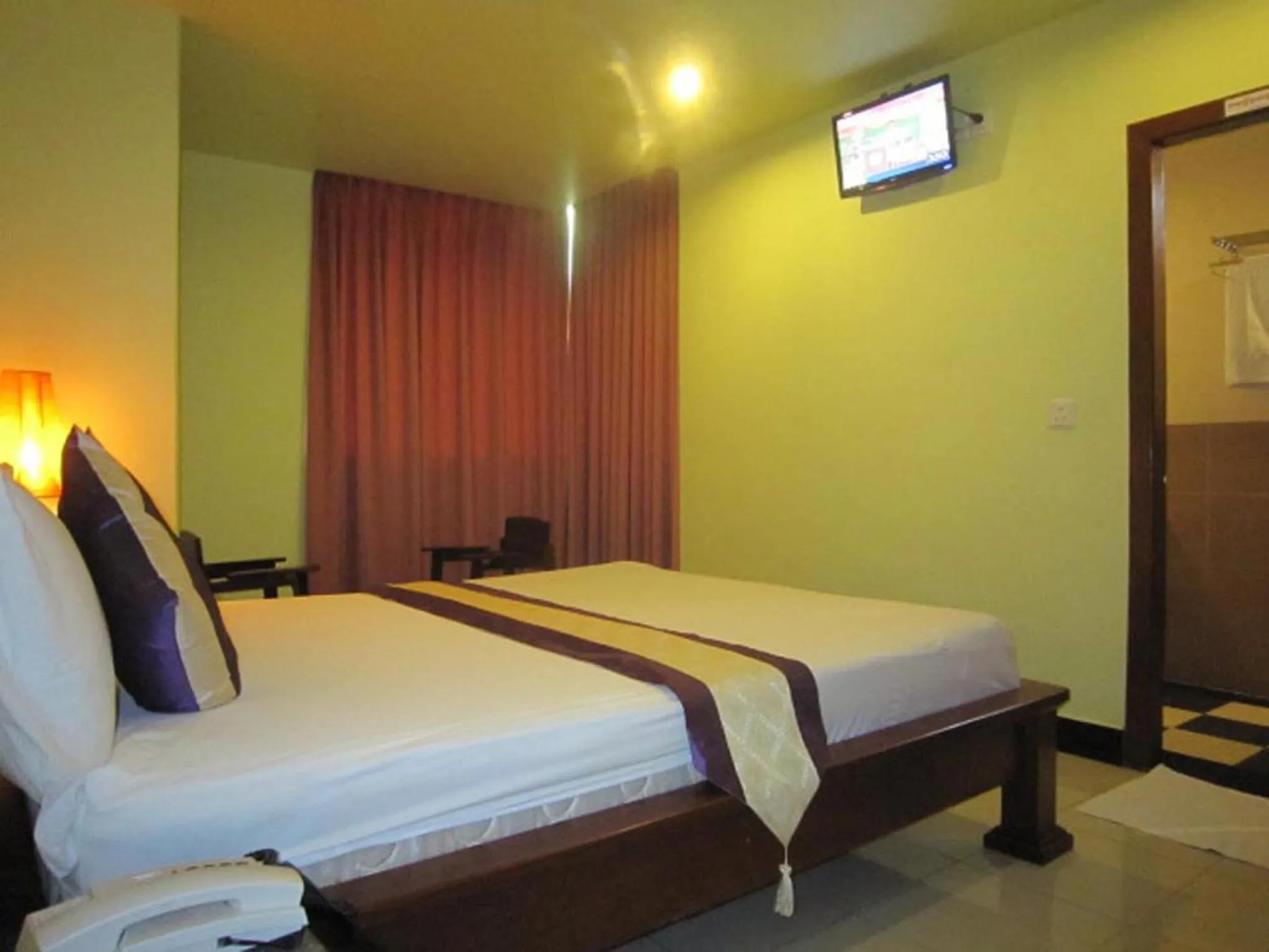 Bedroom in Star Wood Inn