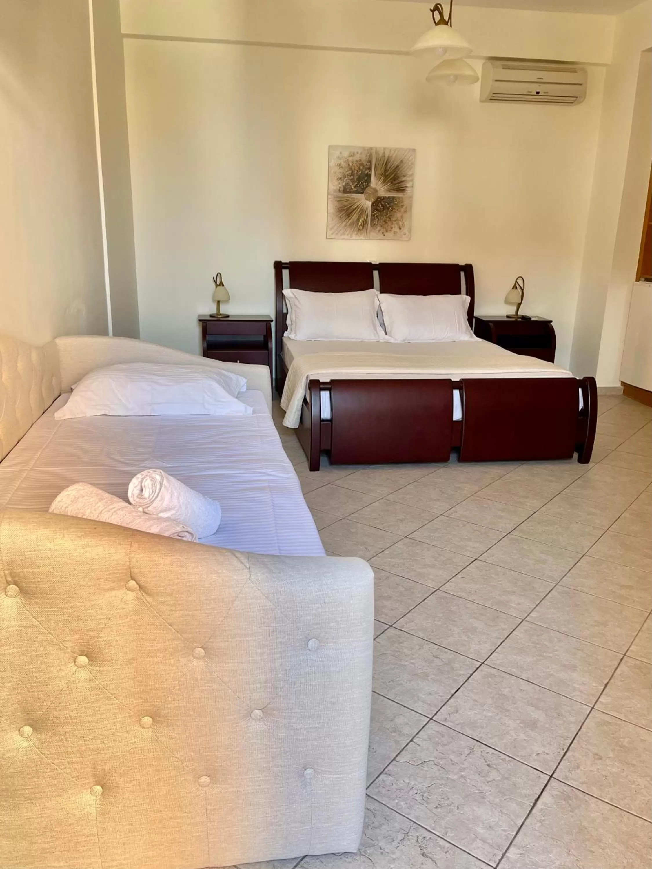 Bedroom, Bed in Sofotel