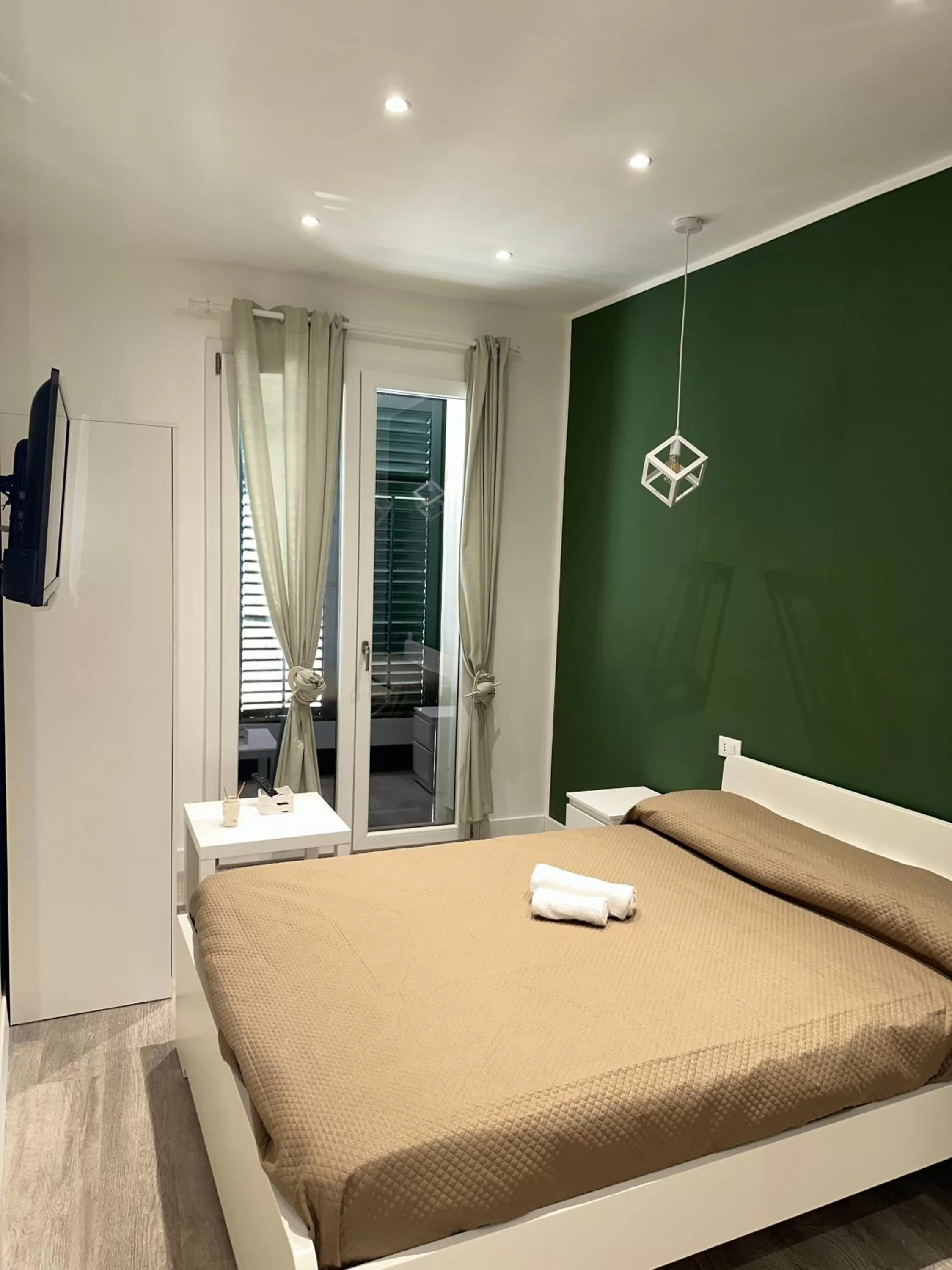 Photo of the whole room, Bed in ABT L'AURA