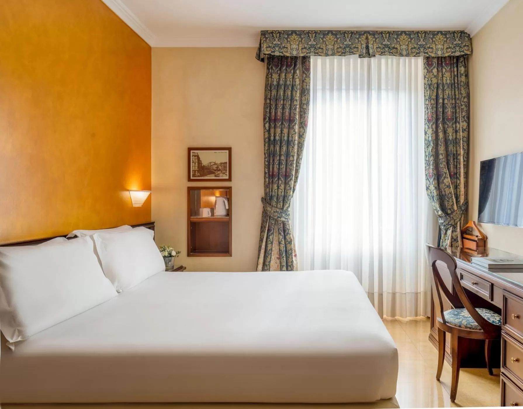 Bed in UNA Hotels Galles Milano
