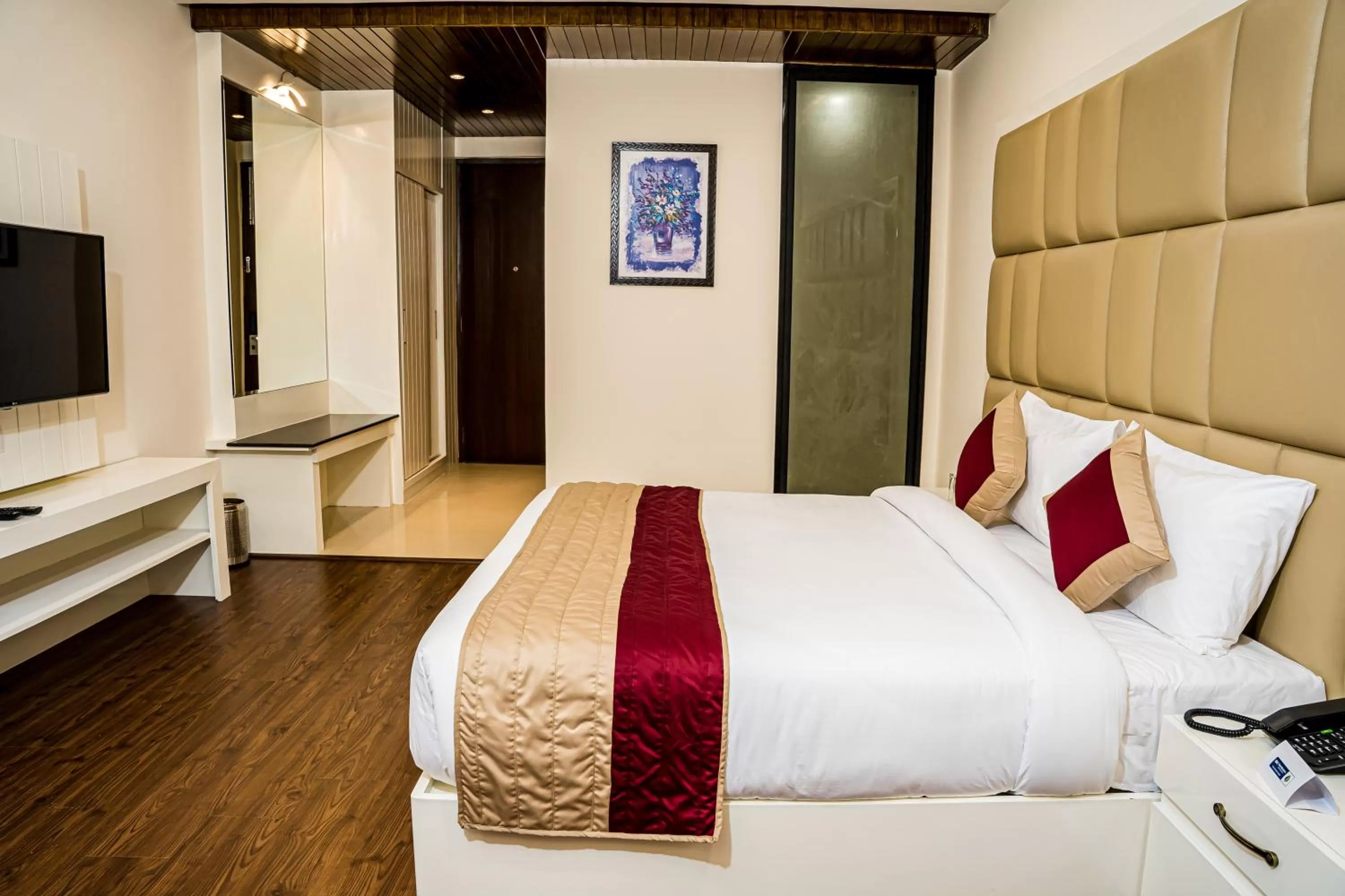 Communal lounge/ TV room, Bed in Best Western Dalhousie