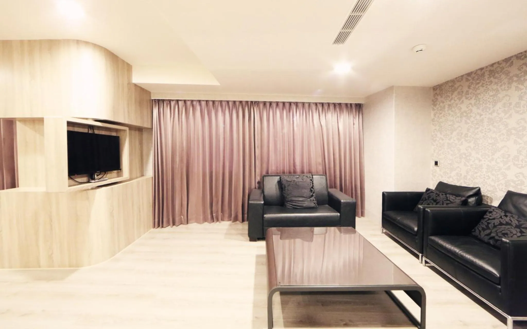 Living room in Grand Earl Hotel