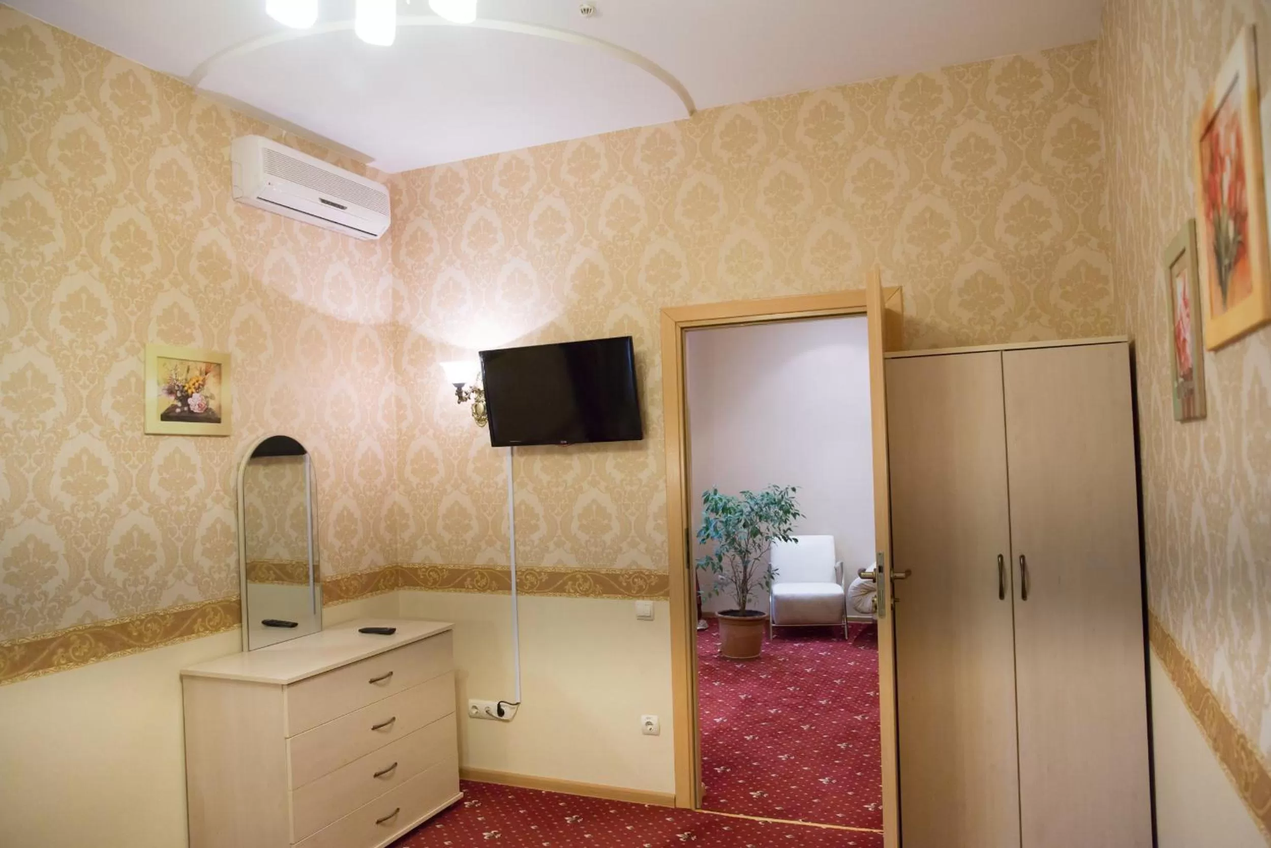 Decorative detail, TV/Entertainment Center in Lermontovskiy Hotel