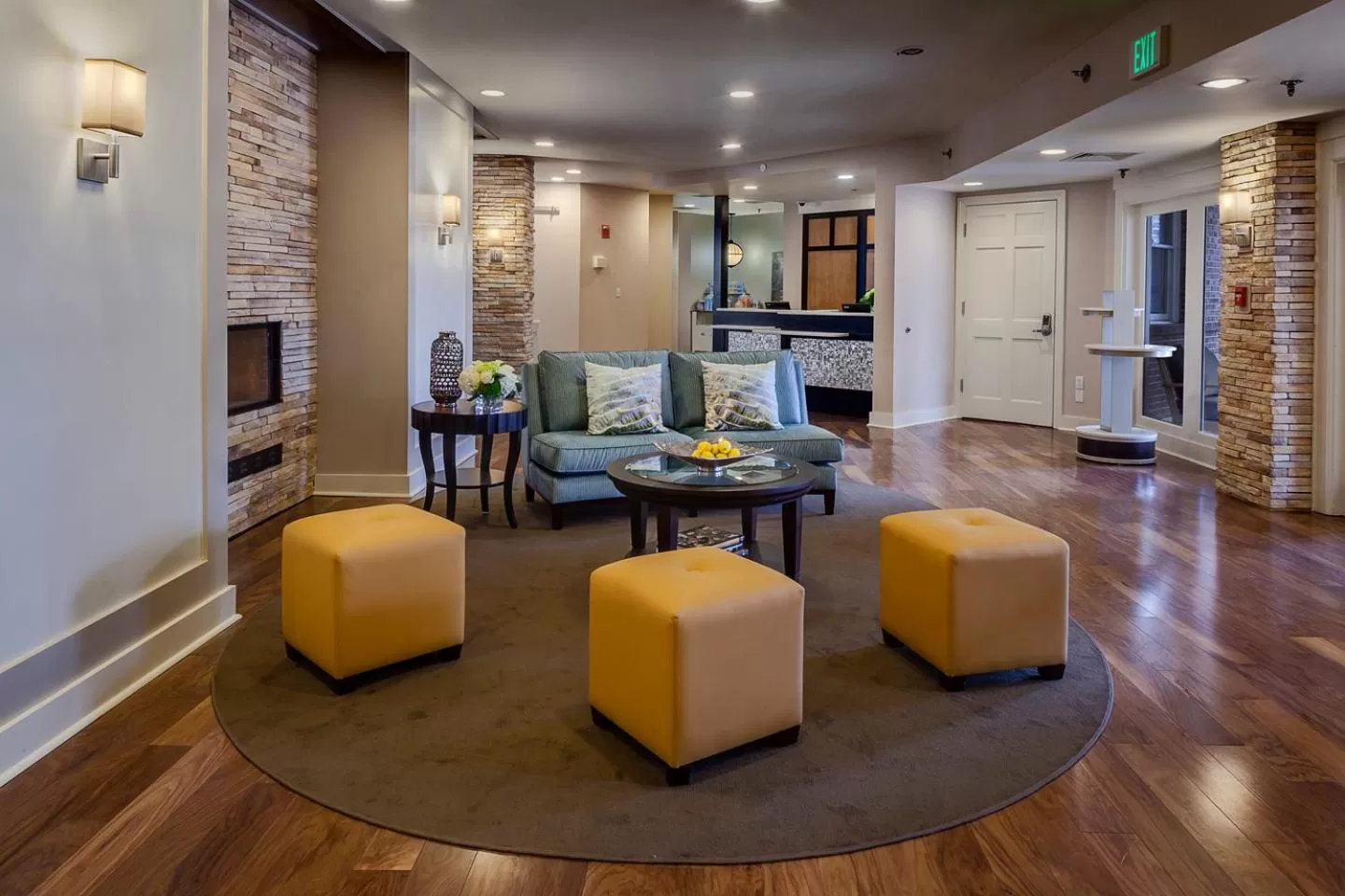 Lobby or reception, Seating Area in Poplar Inn and Suites