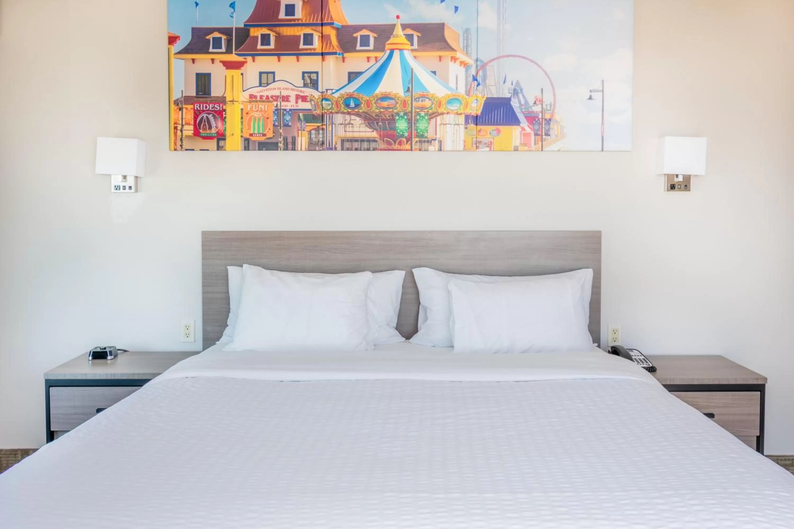 Bed in Clarion Pointe Galveston Seawall