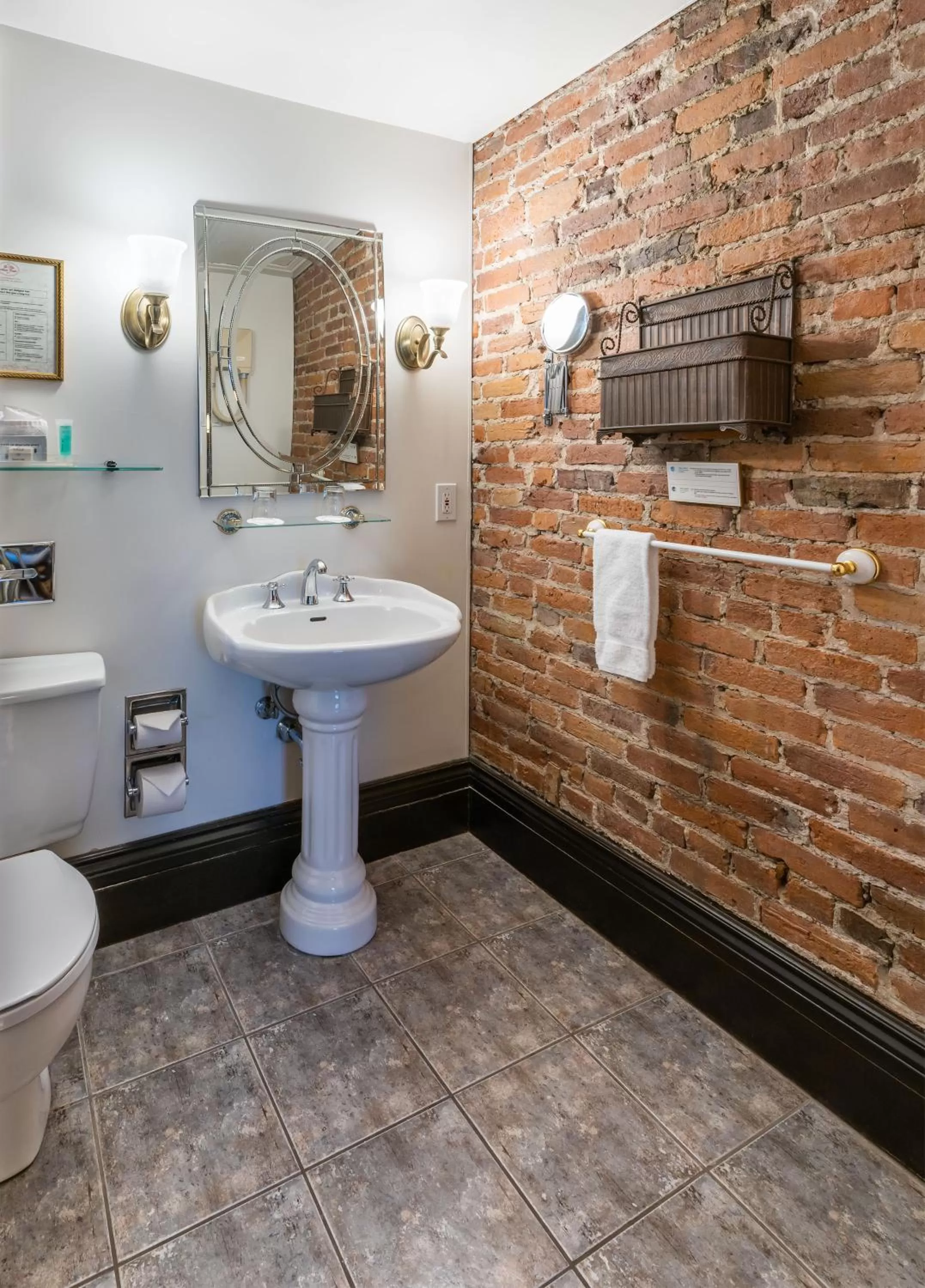 Bathroom in Le Clos Saint-Louis - Par Aneyro