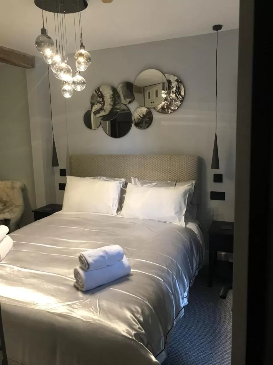 Bed in The Chequers Inn