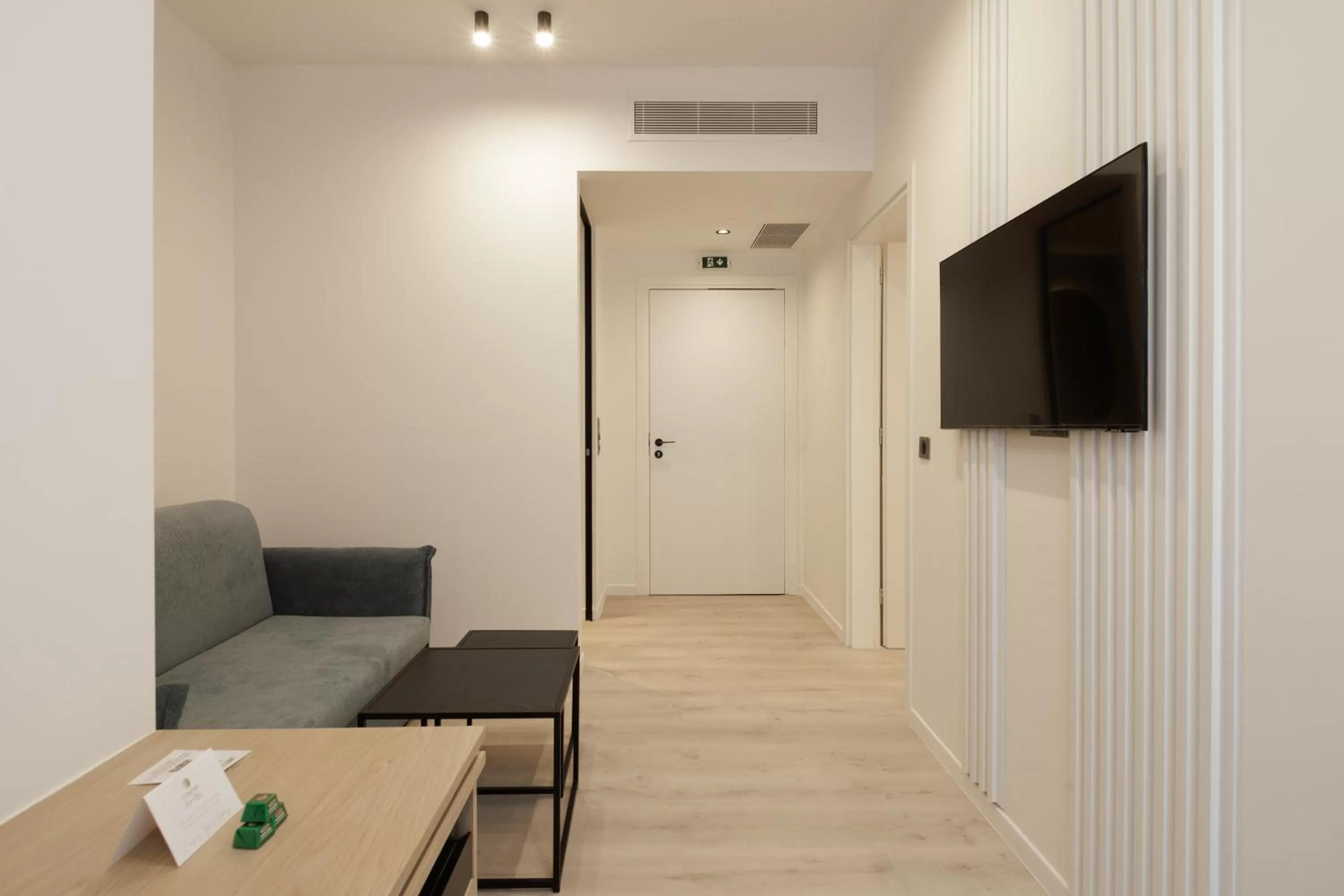 TV and multimedia in Hilton Garden Inn Athens Syggrou Avenue