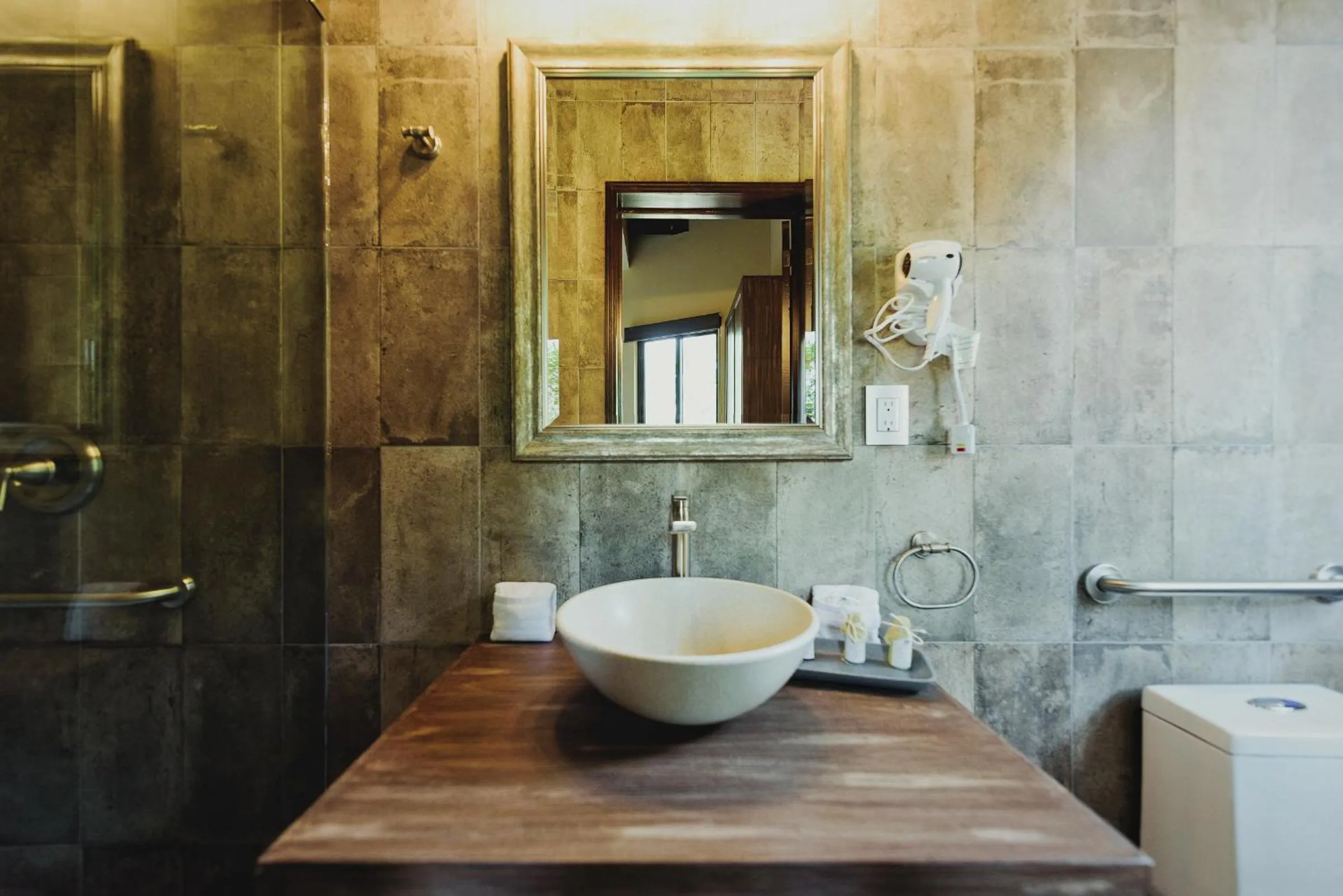 Bathroom in Loto Azul Resort & Spa