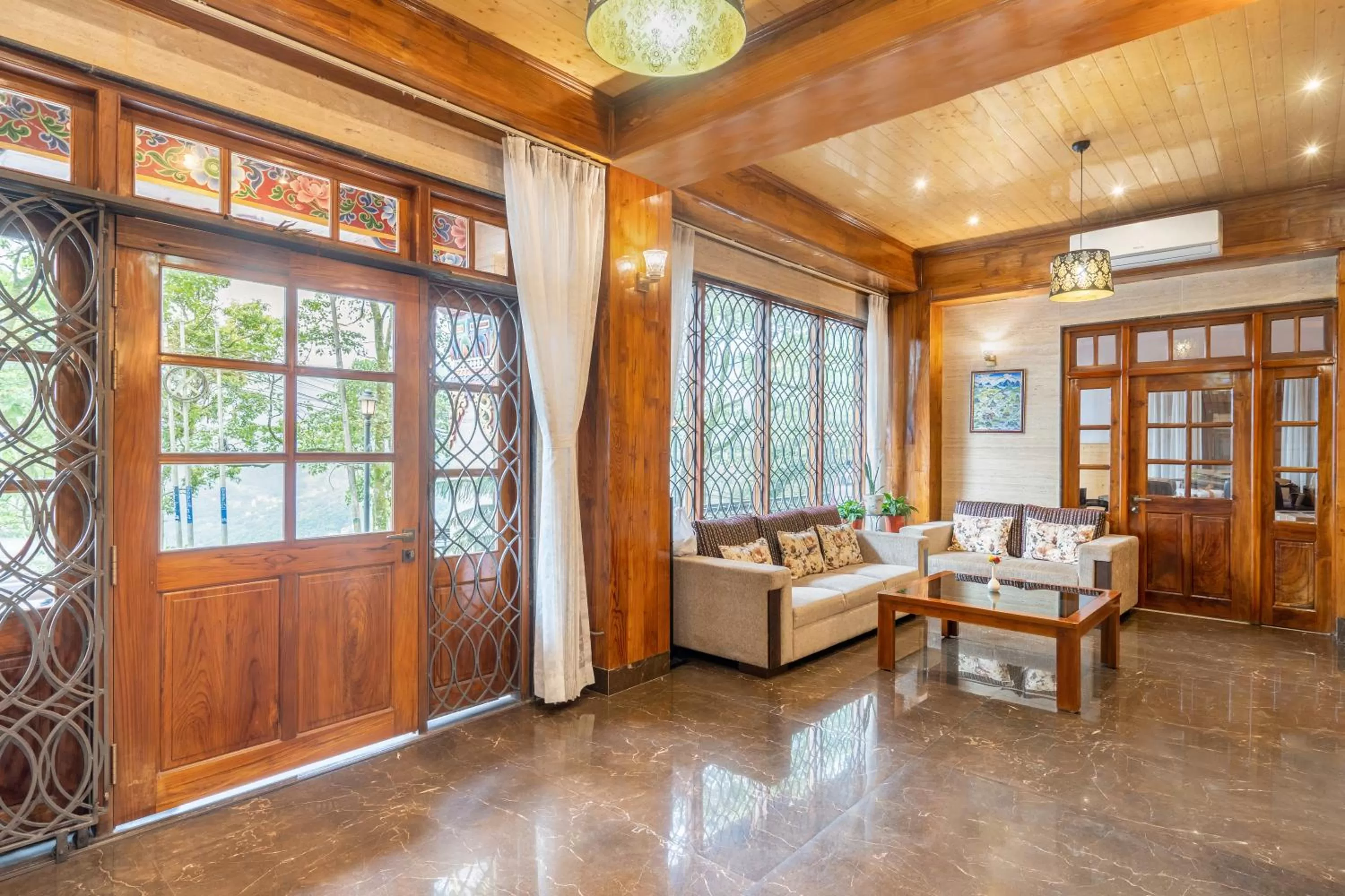 Living room in Summit Alpine Abode Hotel