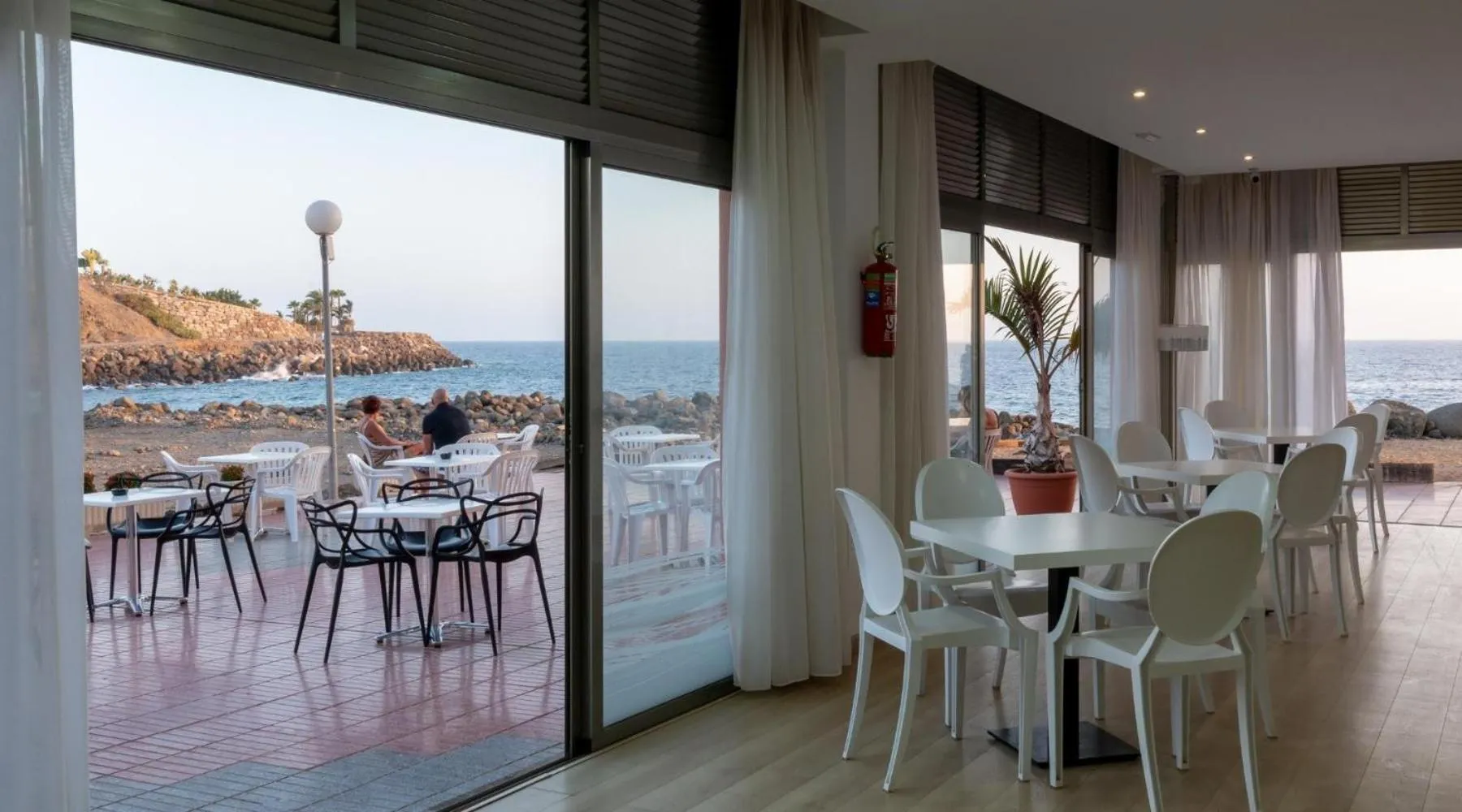 Restaurant/places to eat in Marina Elite