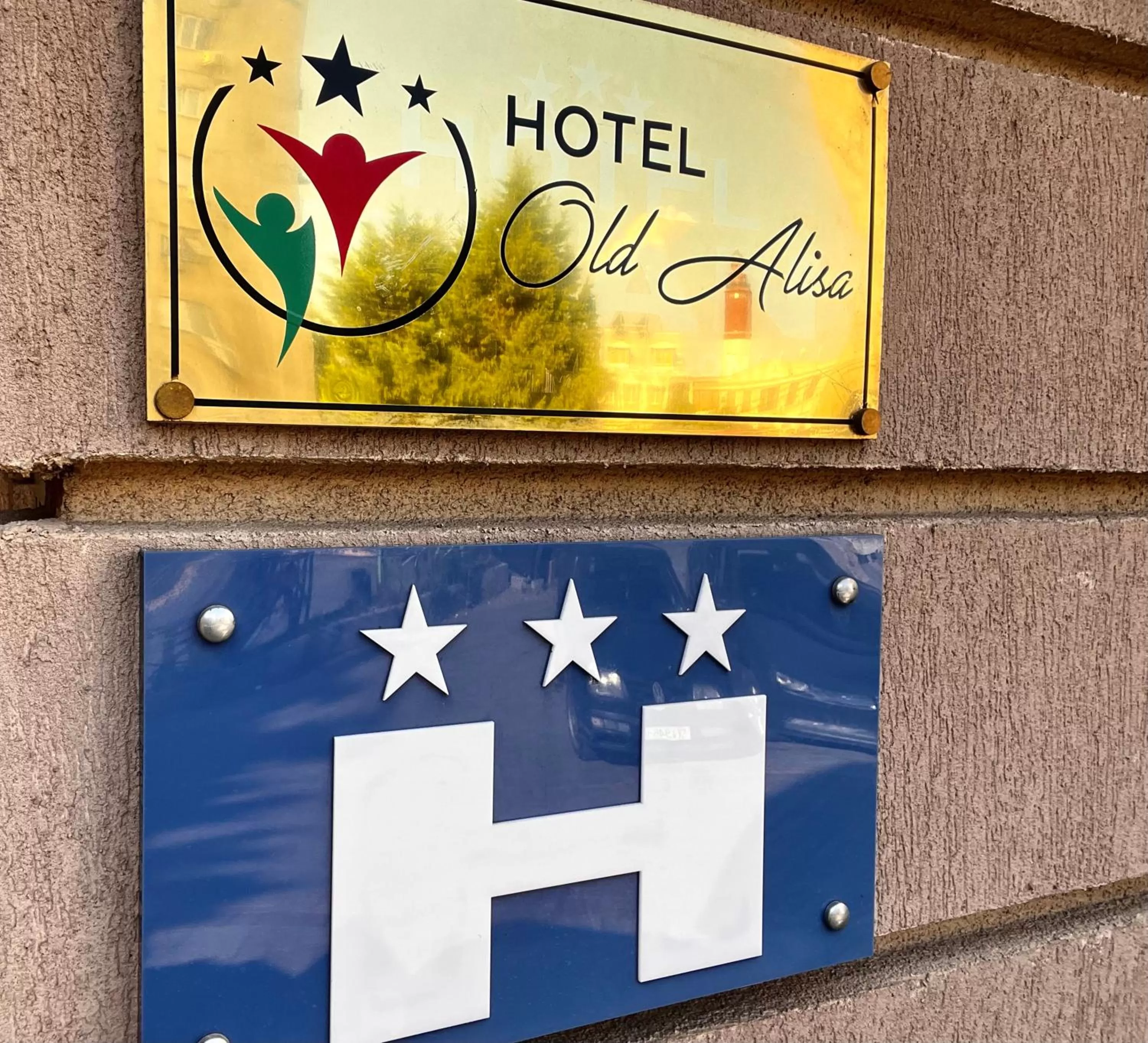 Property Logo/Sign in Hotel Old Alisa