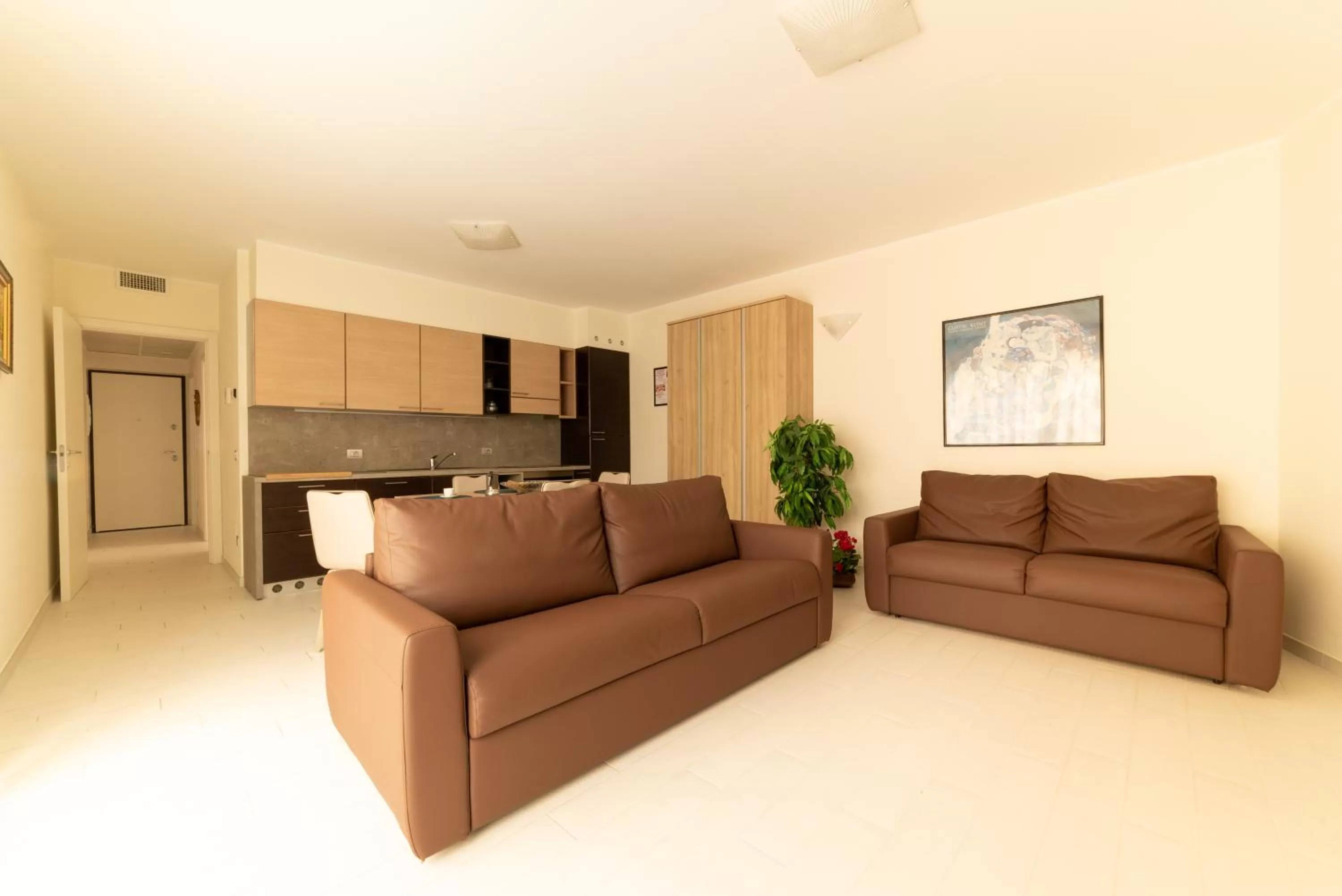 Kitchen or kitchenette in Yachting Residence