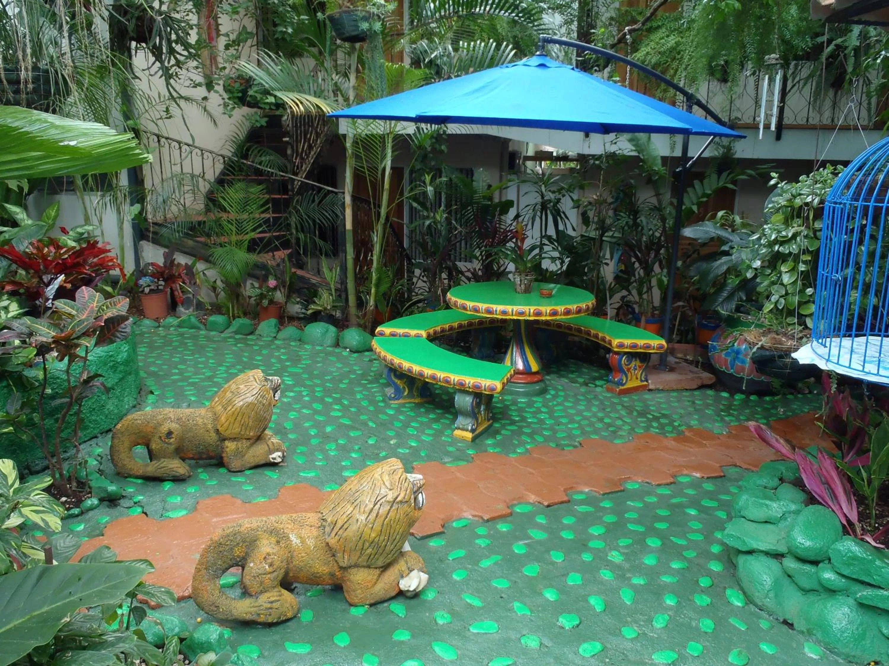 Garden in Casa Lima B&B