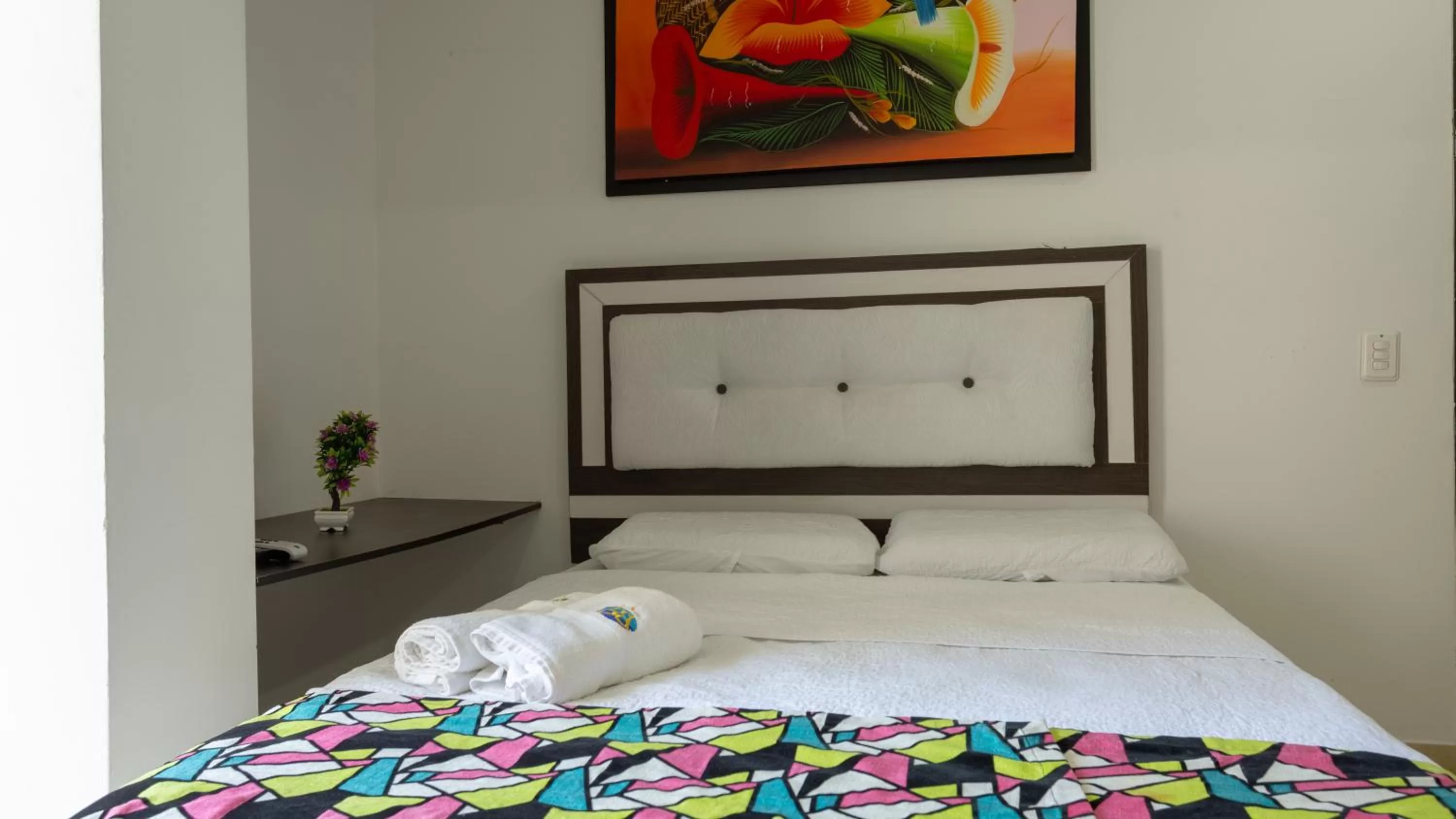 Decorative detail, Bed in Hollywood Beach Suite