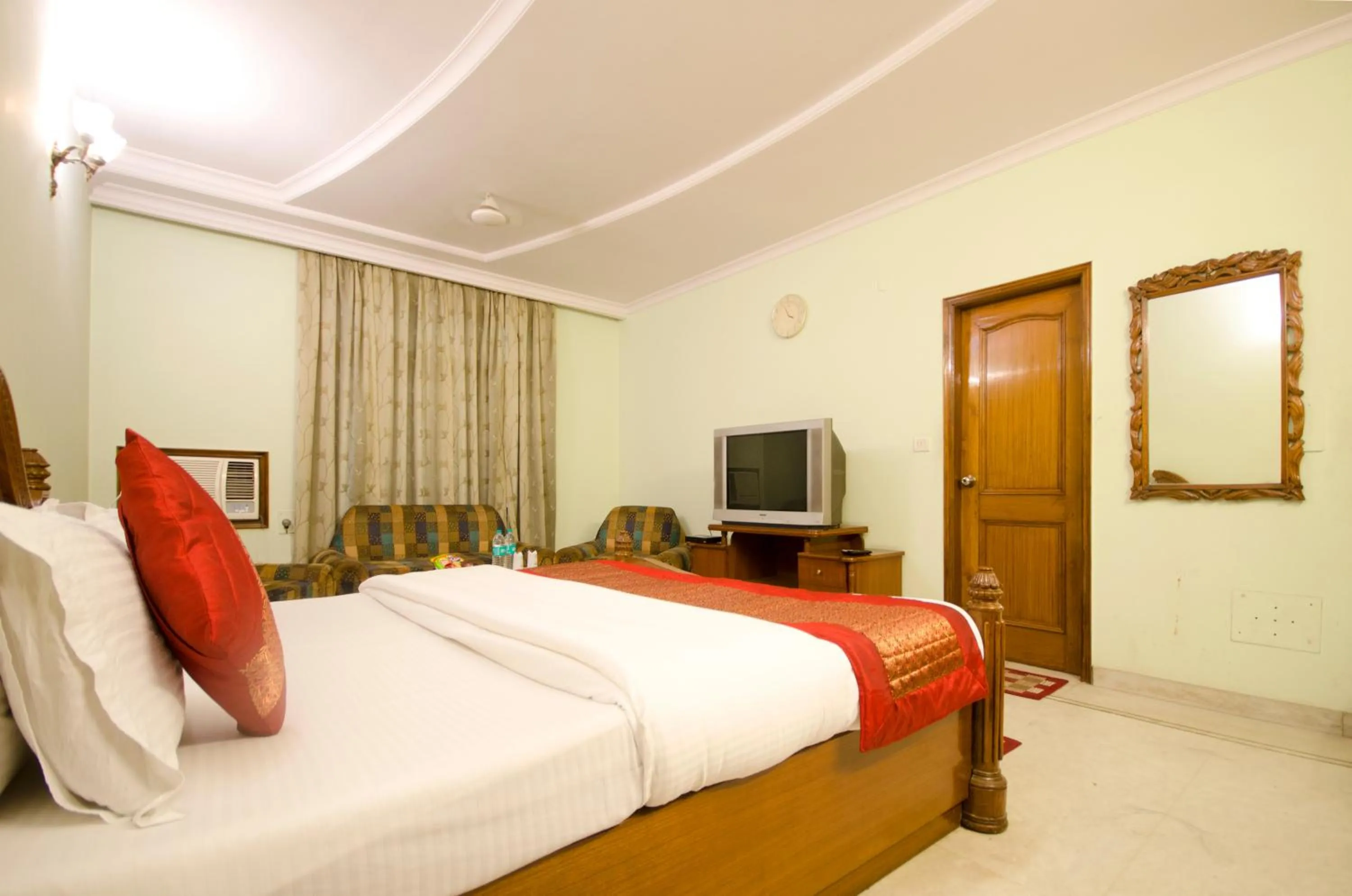 Bed in Hotel Pablas International, New Delhi, Near Metro