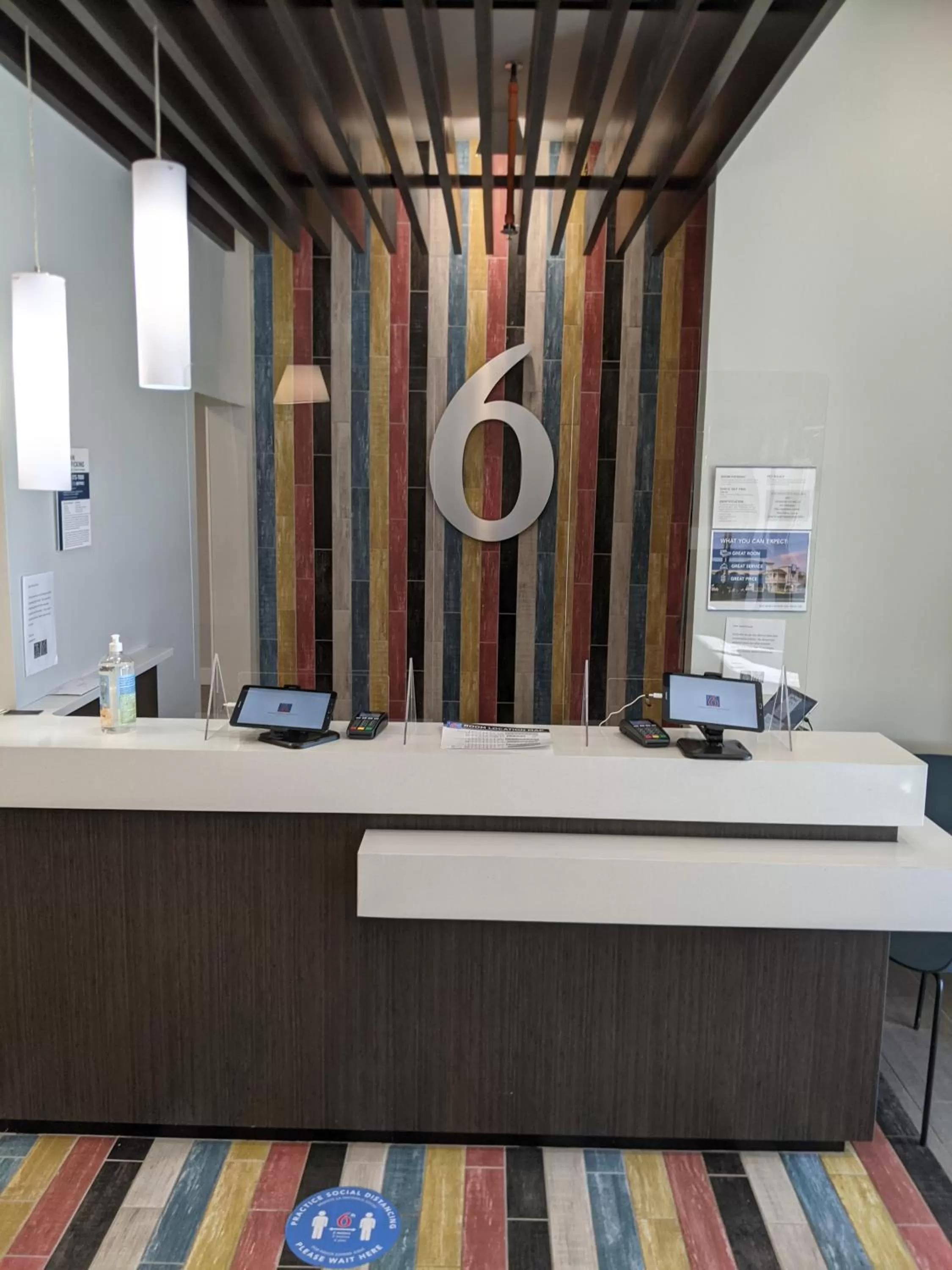 Lobby or reception in Studio 6 North Platte, NE - East