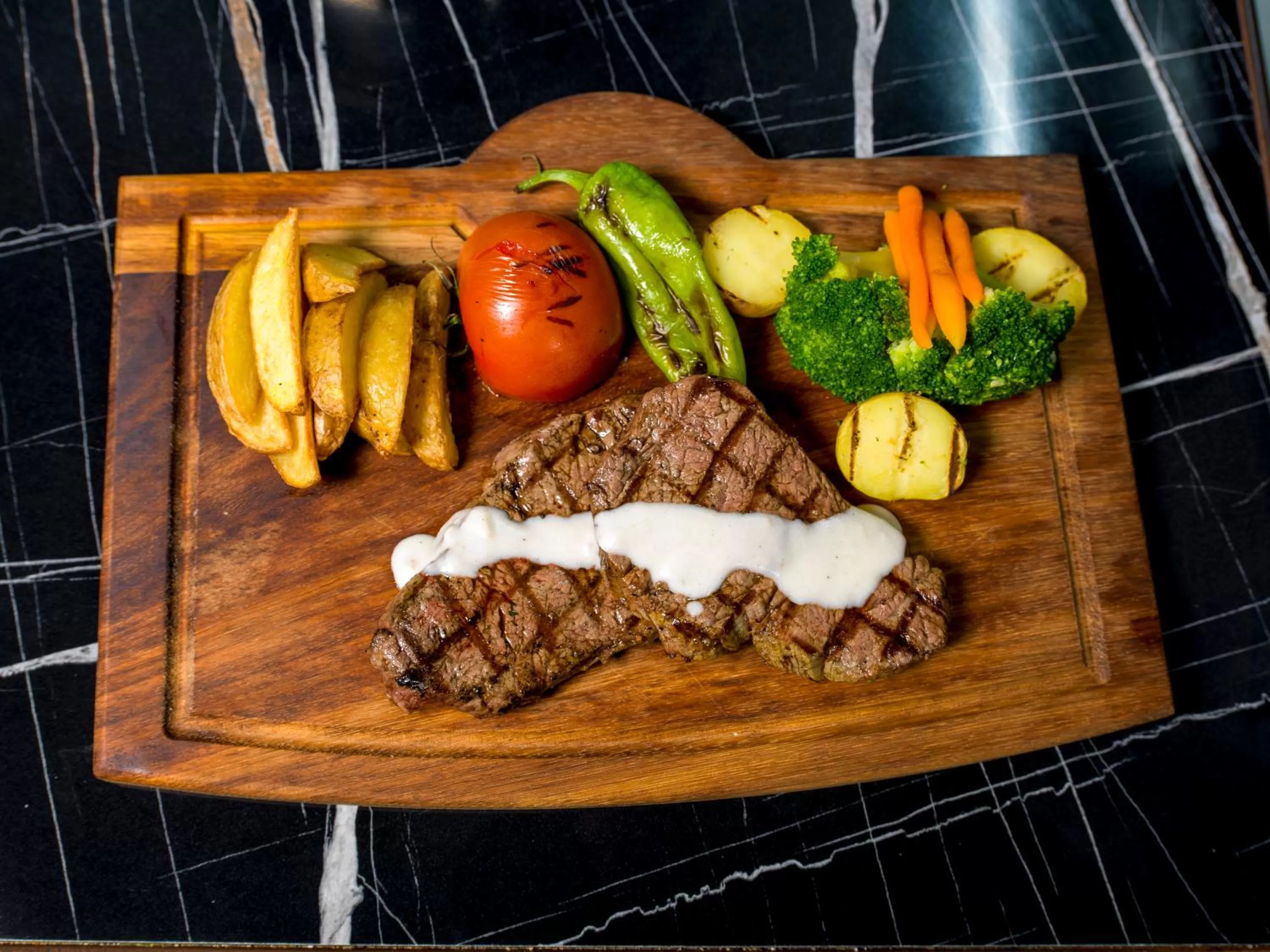 Restaurant/places to eat in MENALO HOTEL PREMIUM ISTANBUL AIRPORT