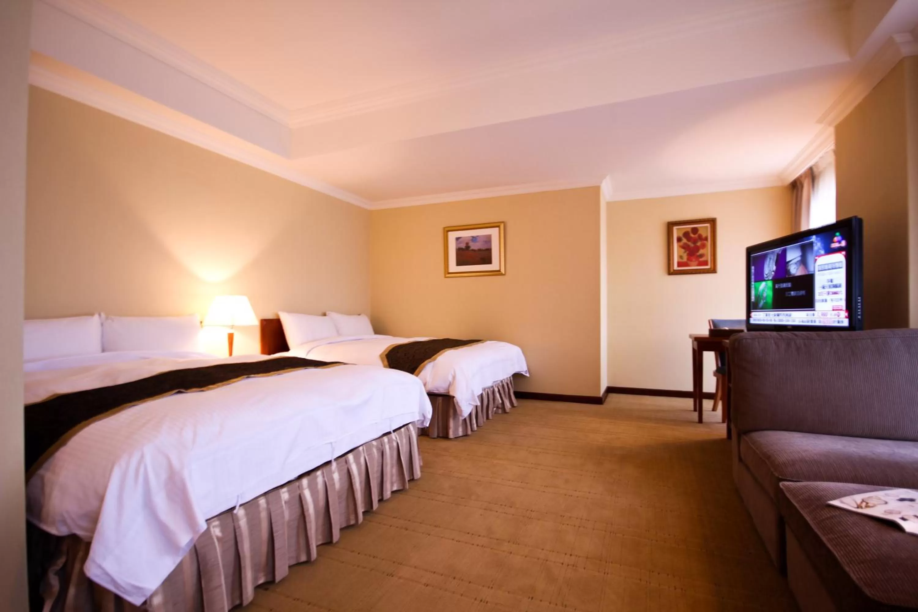 Photo of the whole room, Bed in Grand Boss Hotel