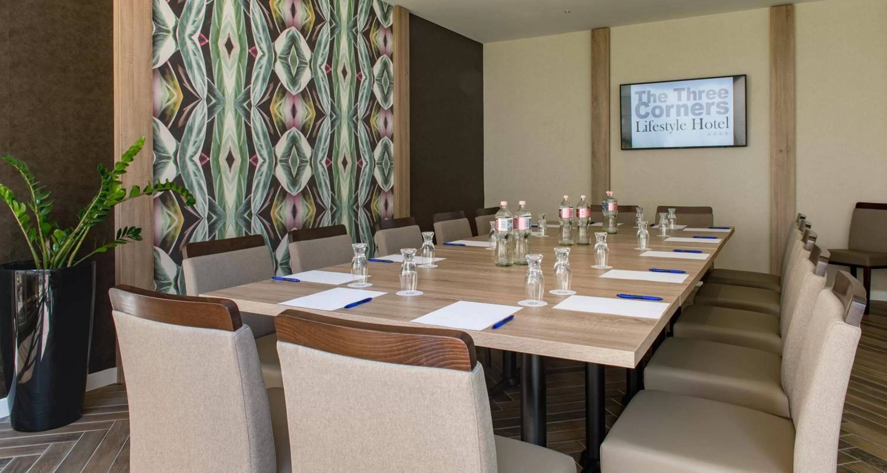 TV and multimedia in Three Corners Lifestyle Hotel