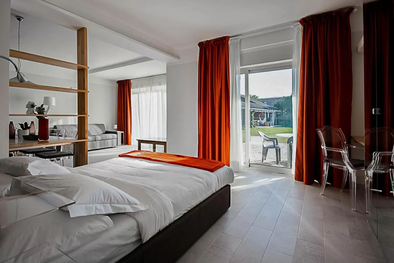 Photo of the whole room, Bed in Business Hotel