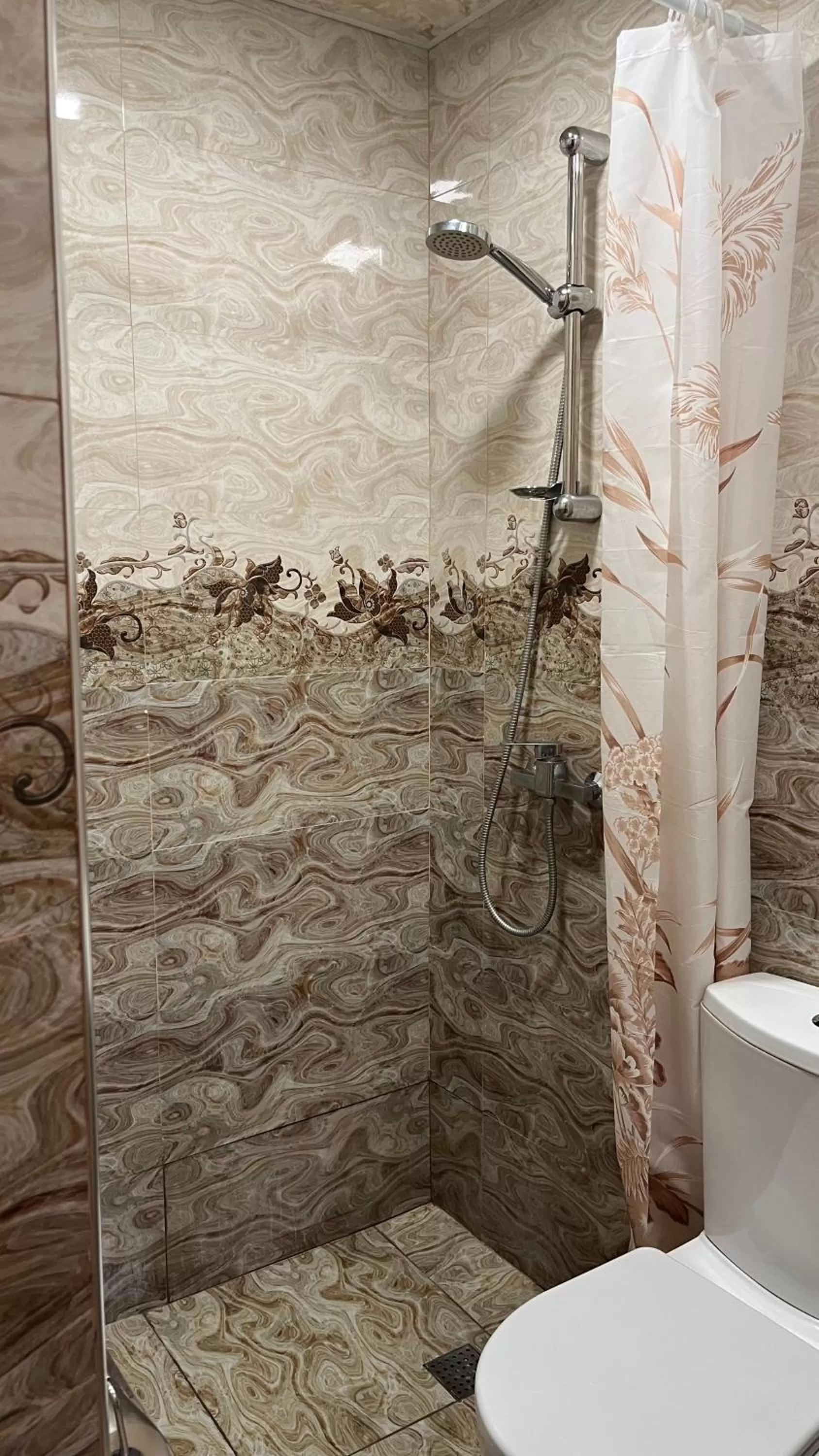 Shower in Kirch Hotel & Restaurant