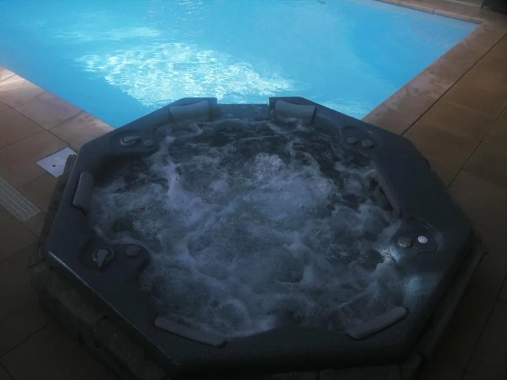 Spa and wellness centre/facilities in Logis Hotel Le Lac