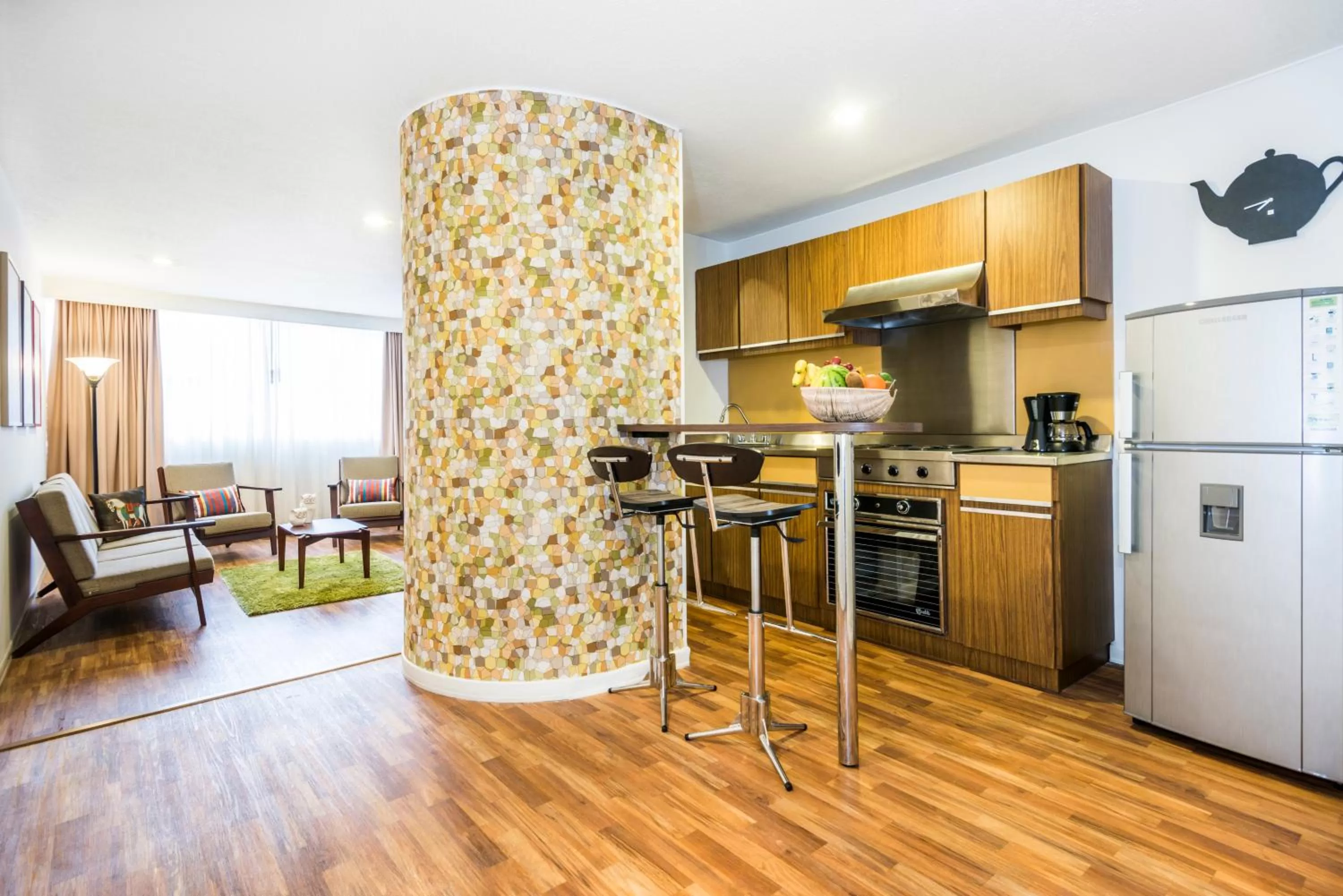 Coffee/tea facilities in Suites by Vilar América