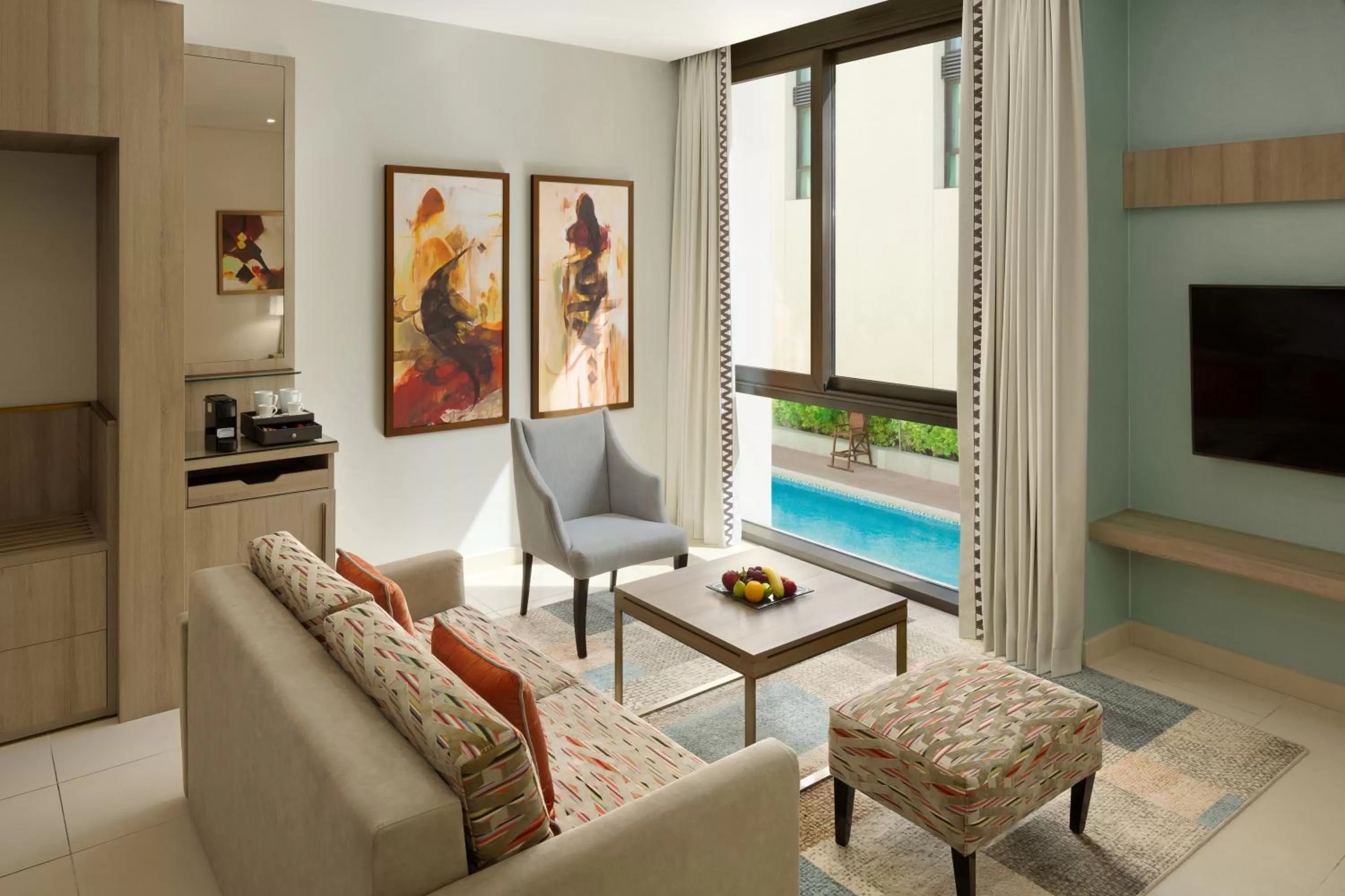 Living room in Mövenpick Hotel Tahlia Jeddah