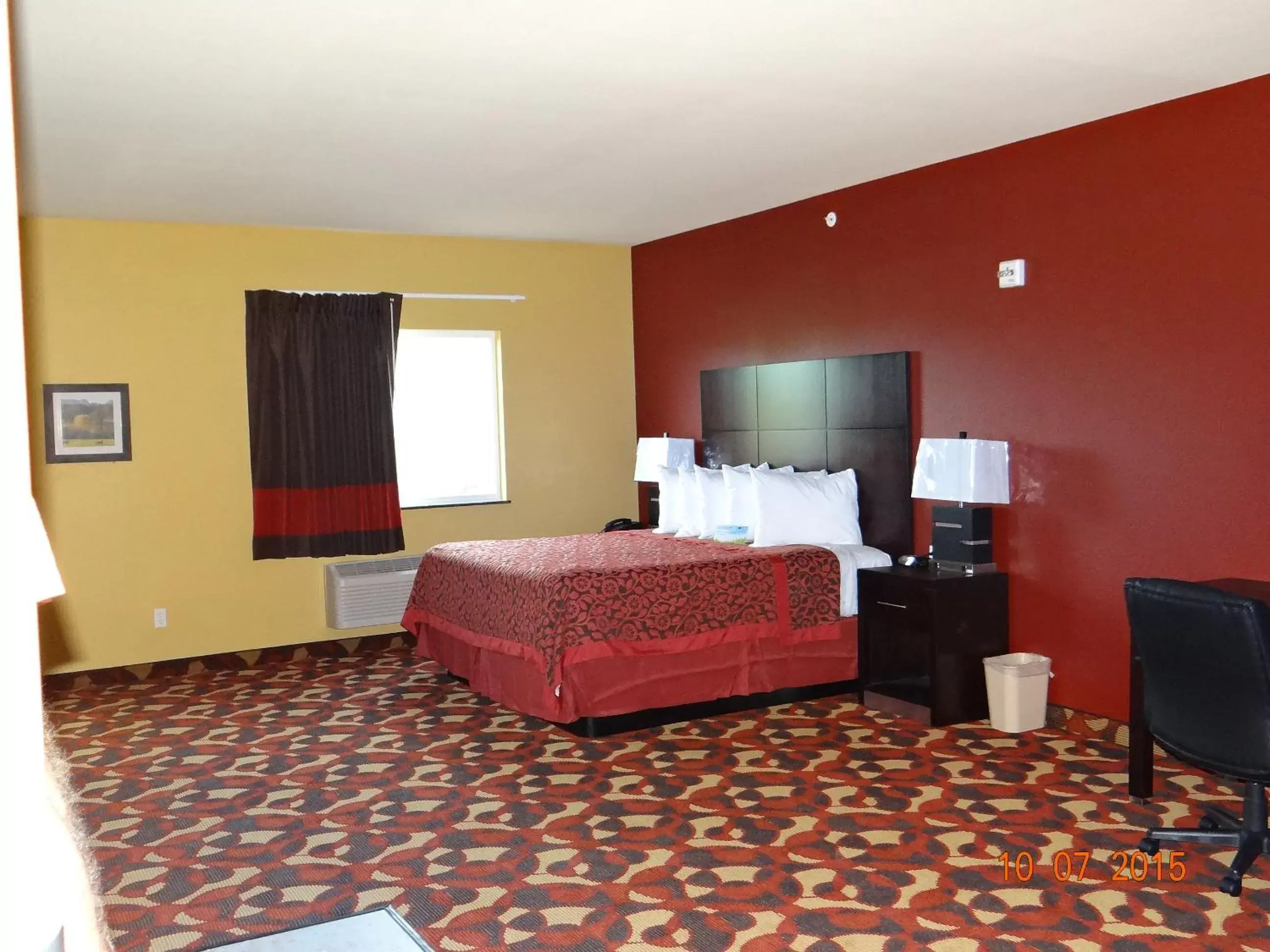 King Room - Disability Access/Non-Smoking in Days Inn & Suites by Wyndham El Dorado King Room - Disability Access/Non-Smoking in Days Inn & Suites by Wyndham El Dorado