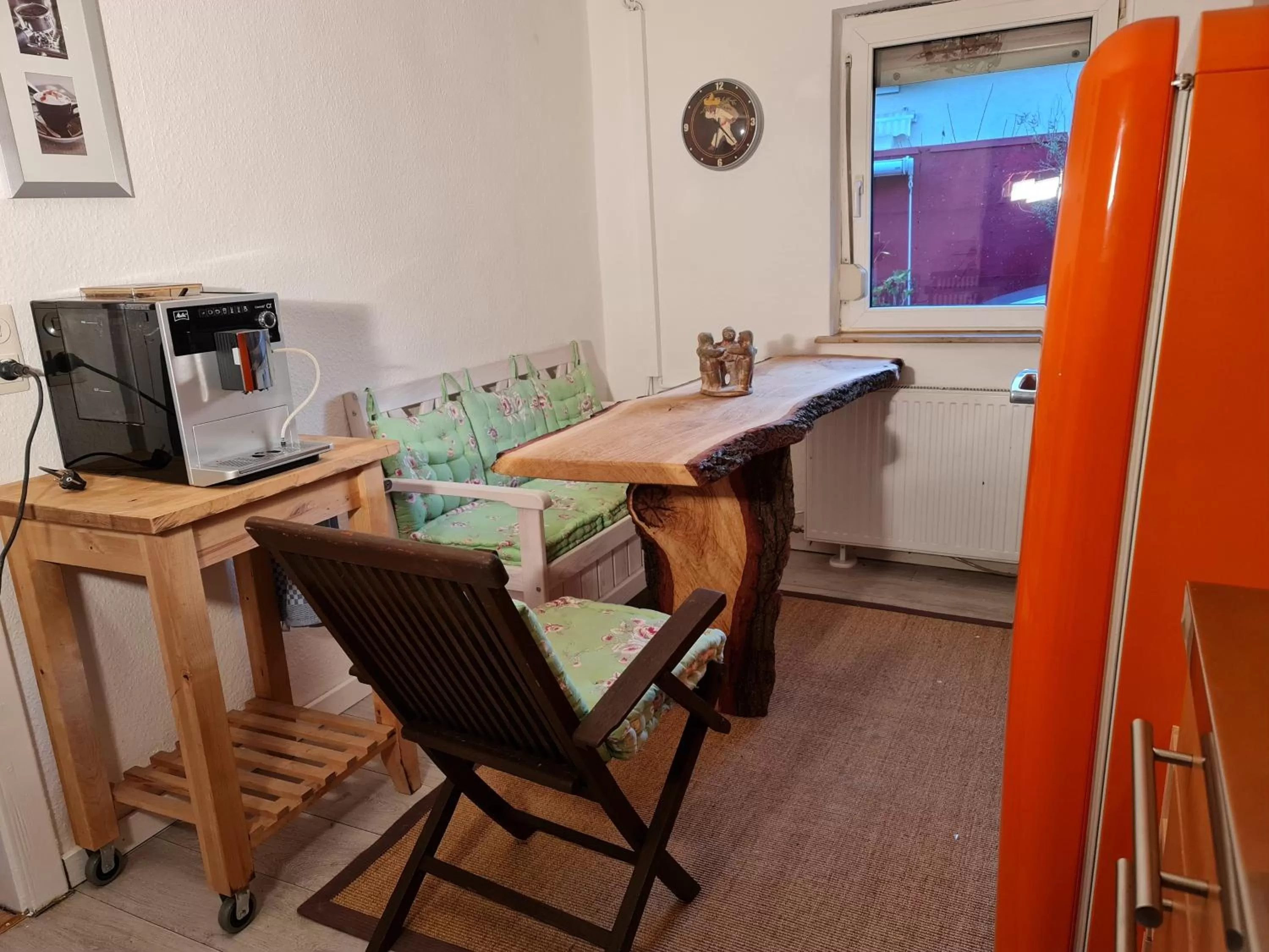 Kitchen or kitchenette in Schönste Lage am Rhein in unmittelbarer Stadtnähe, B & B