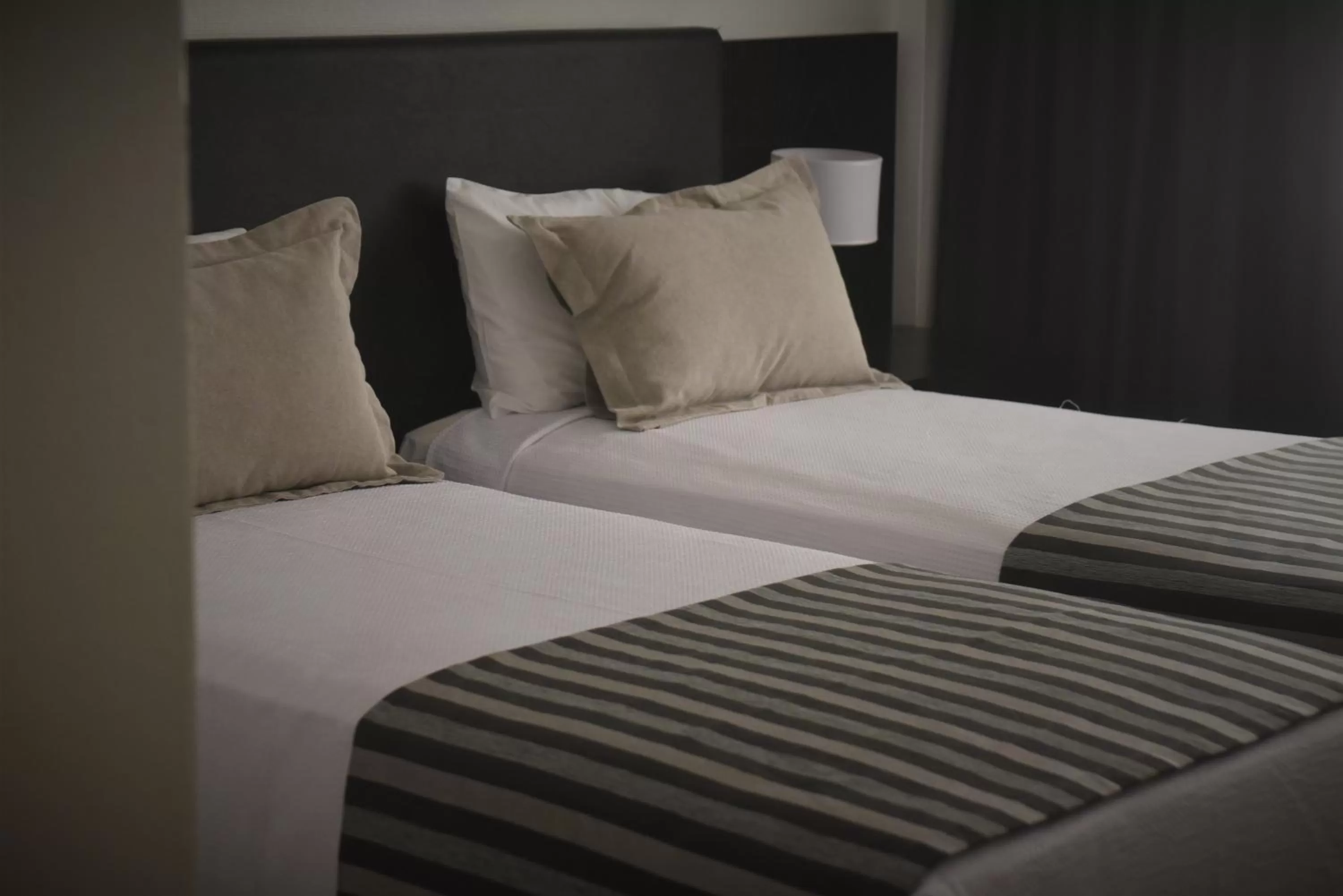 Bedroom, Bed in Grand King Hotel