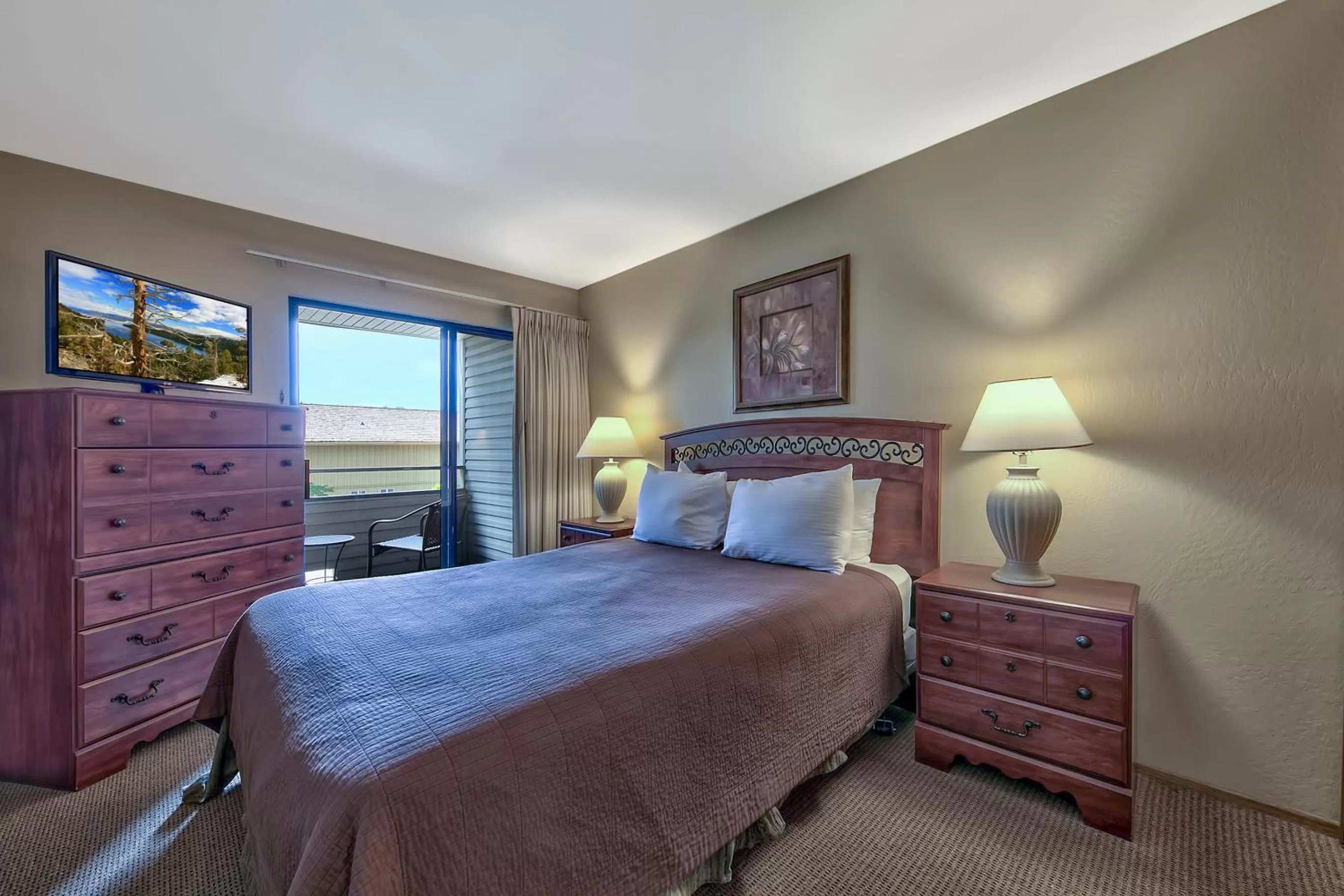 Bed in Lakeland Village at Heavenly