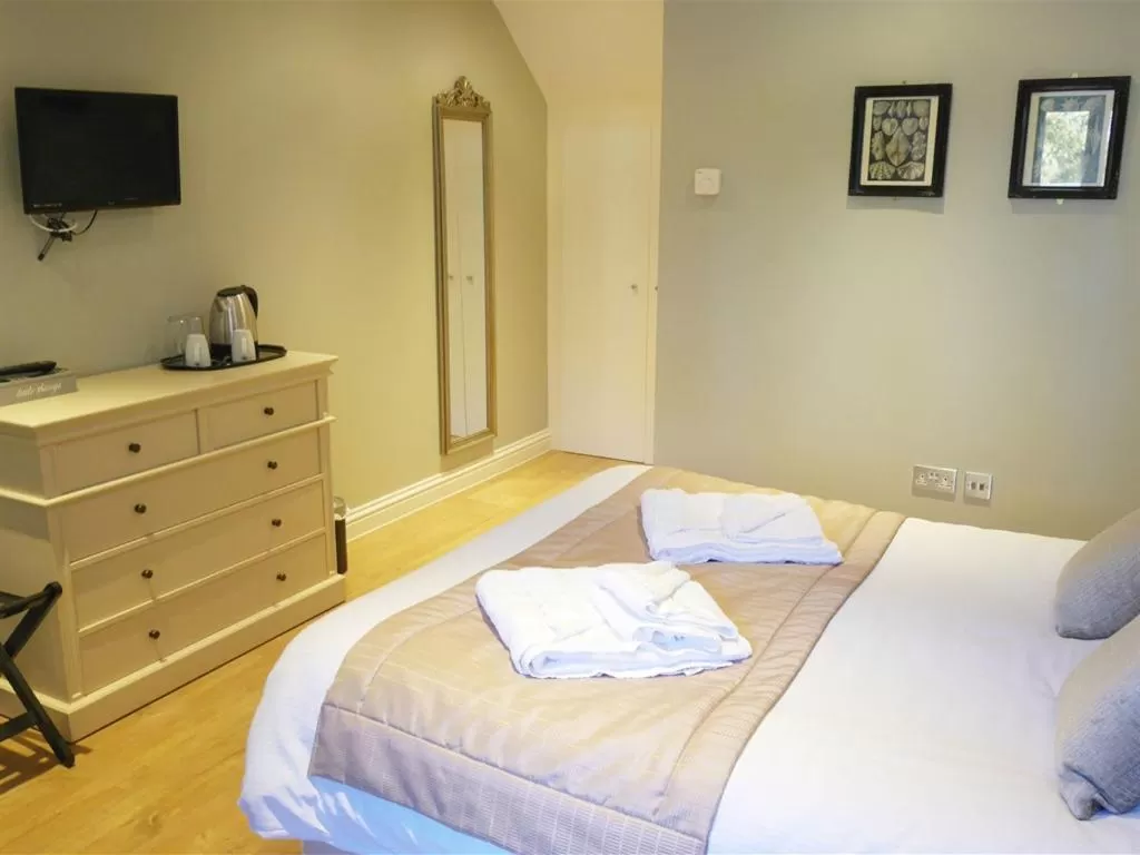 Bedroom, Bed in The Sun Inn