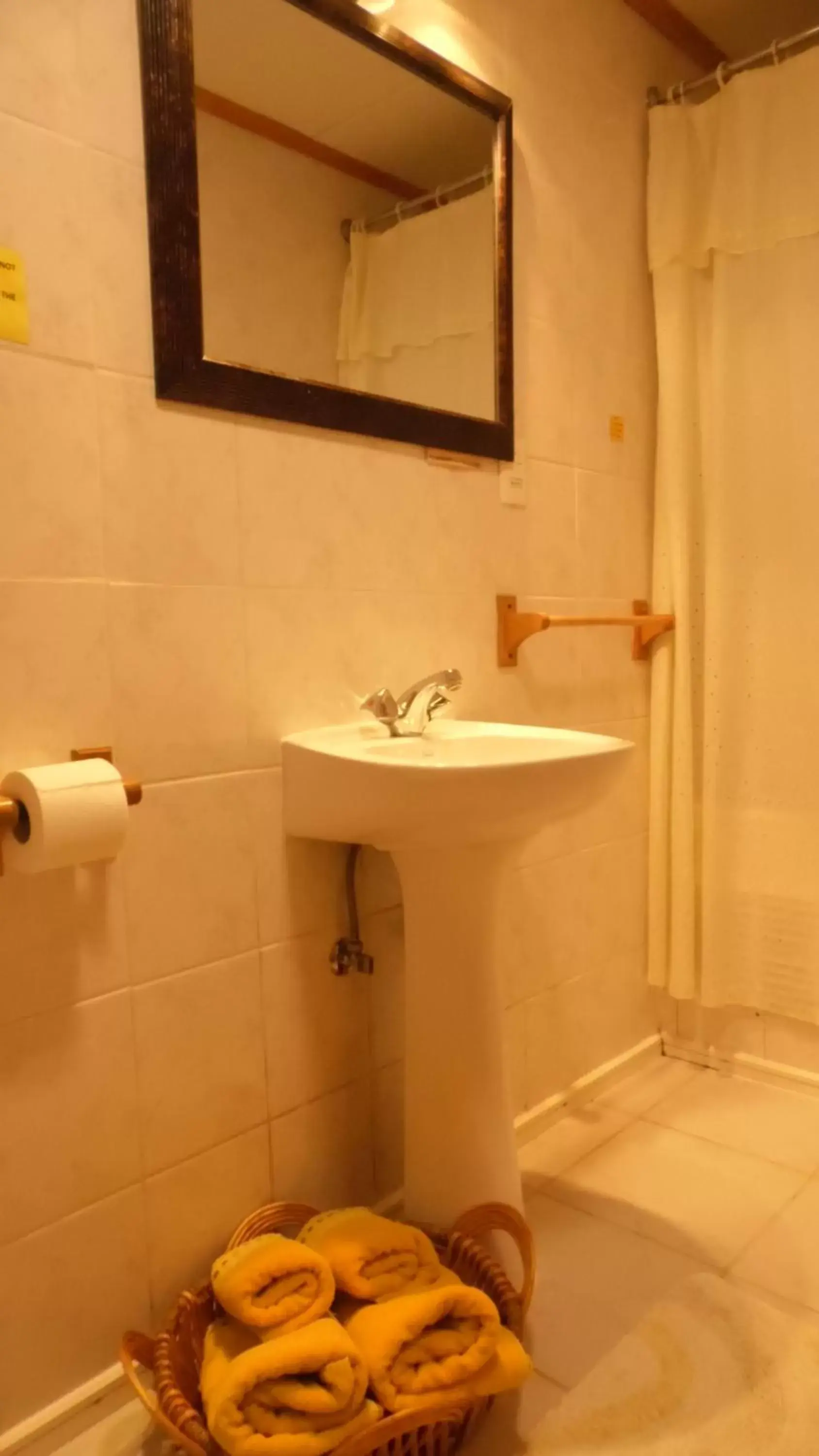 Twin Room in Big Bang Patagonia - Traveler Assistance Twin Room in Big Bang Patagonia - Traveler Assistance