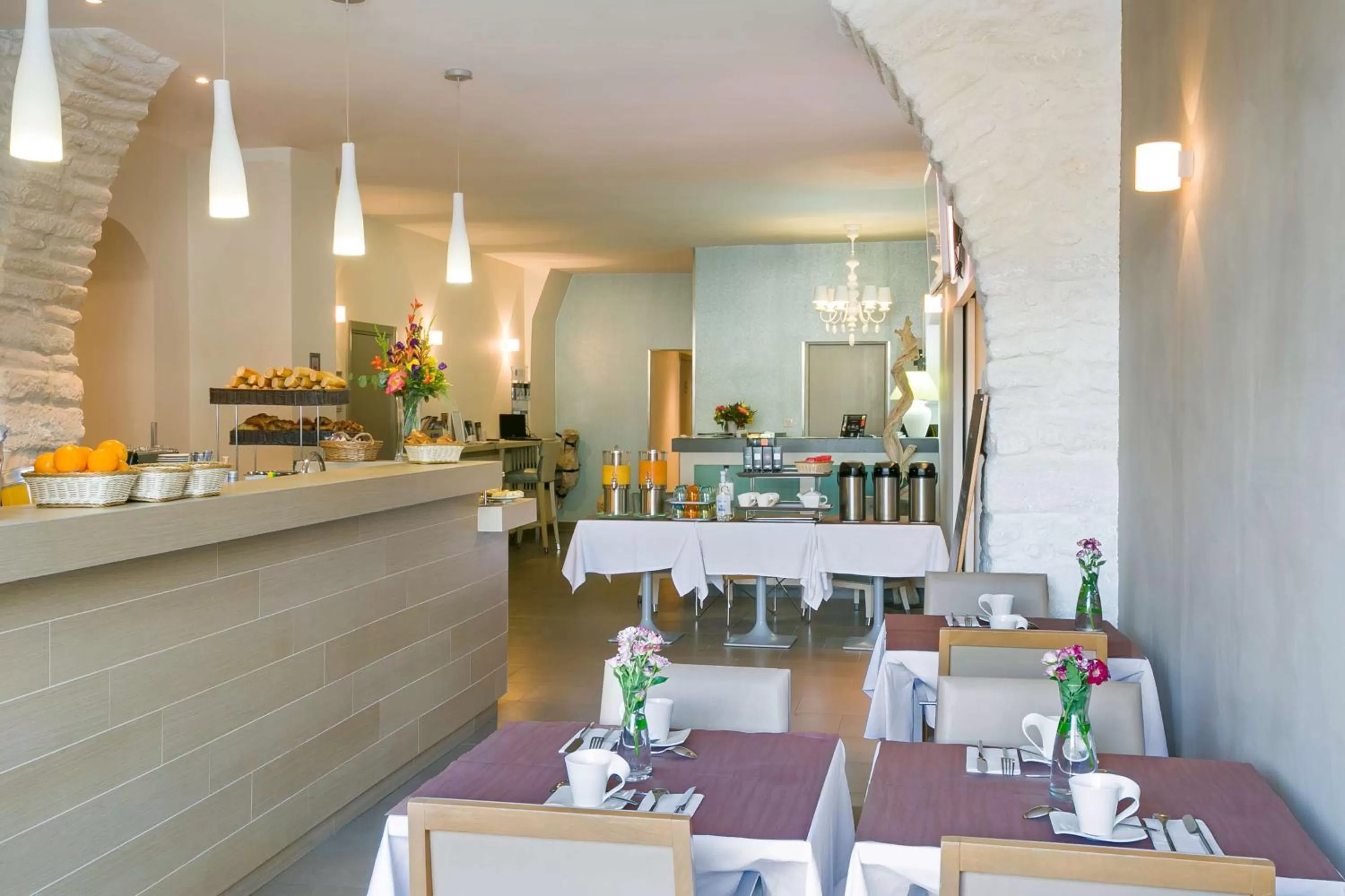 Restaurant/places to eat in Best Western Hotel du Roy d'Aragon