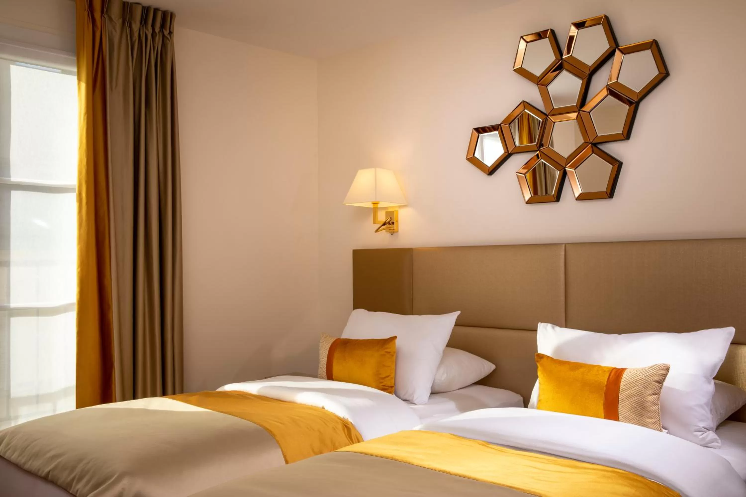 Bed in Hotel De Suede Saint Germain