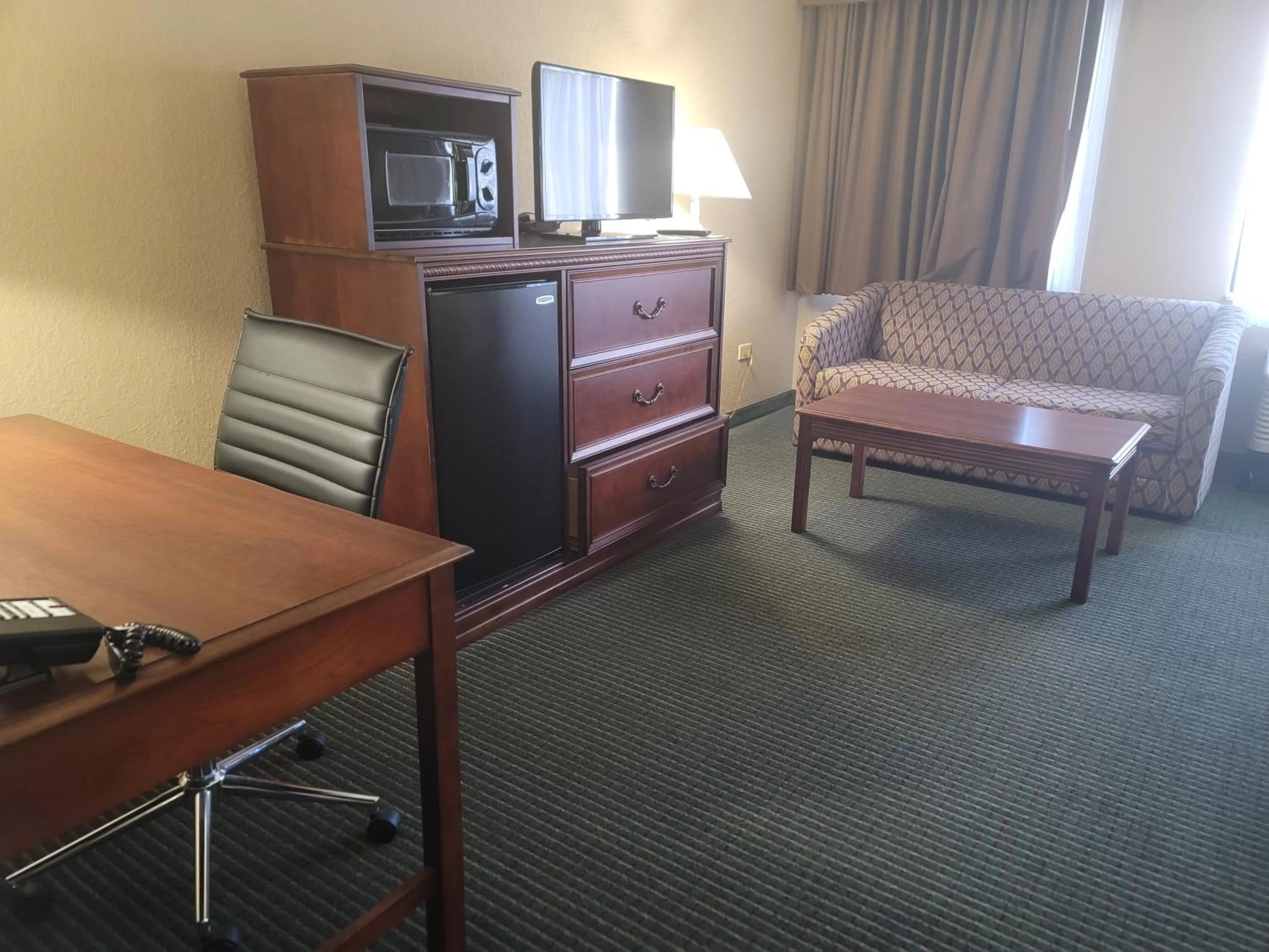 Living room in Bay Mountain Inn Cherokee Smoky Mountains