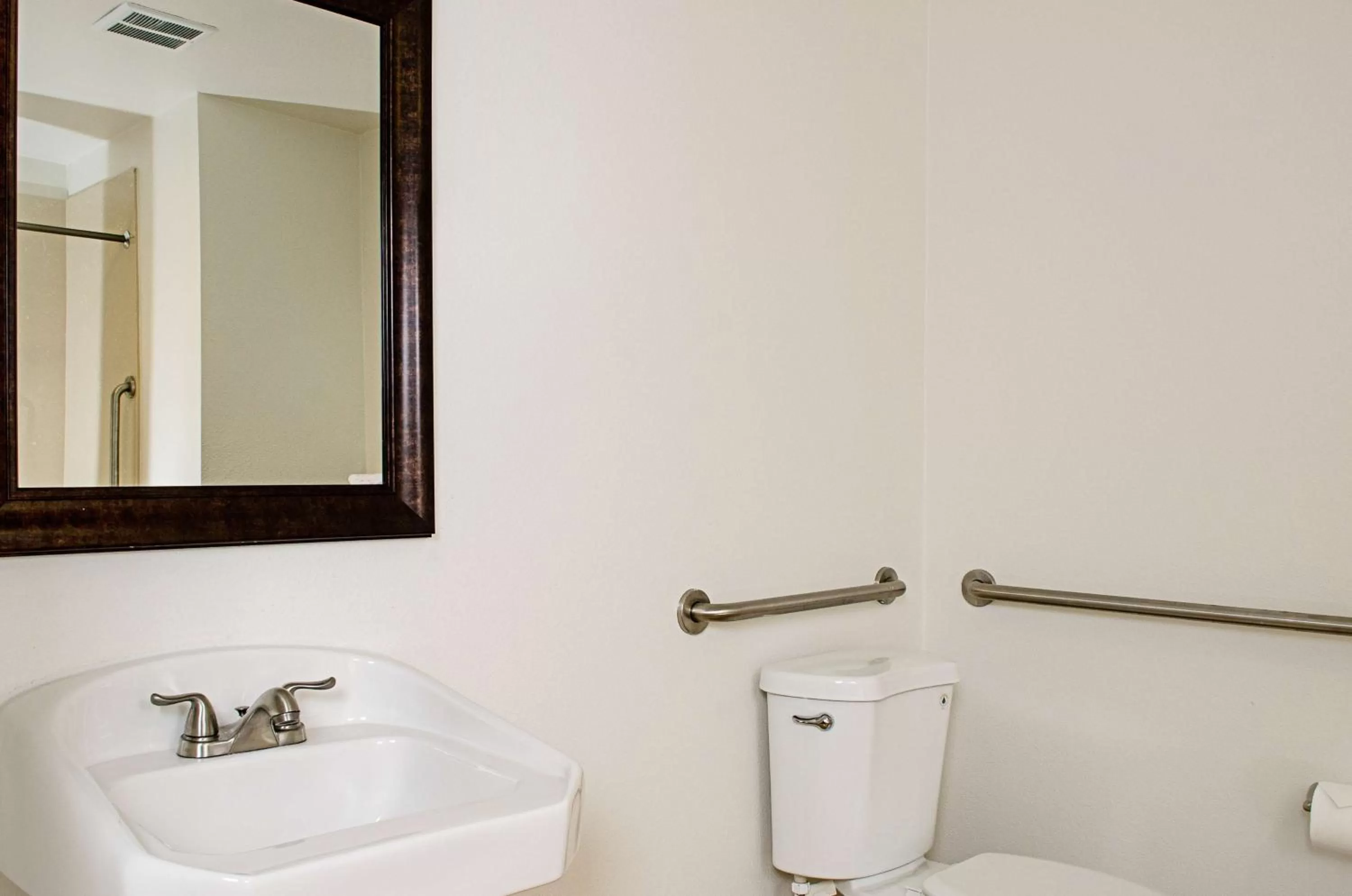 Bathroom in Motel 6-Modesto, CA - Downtown