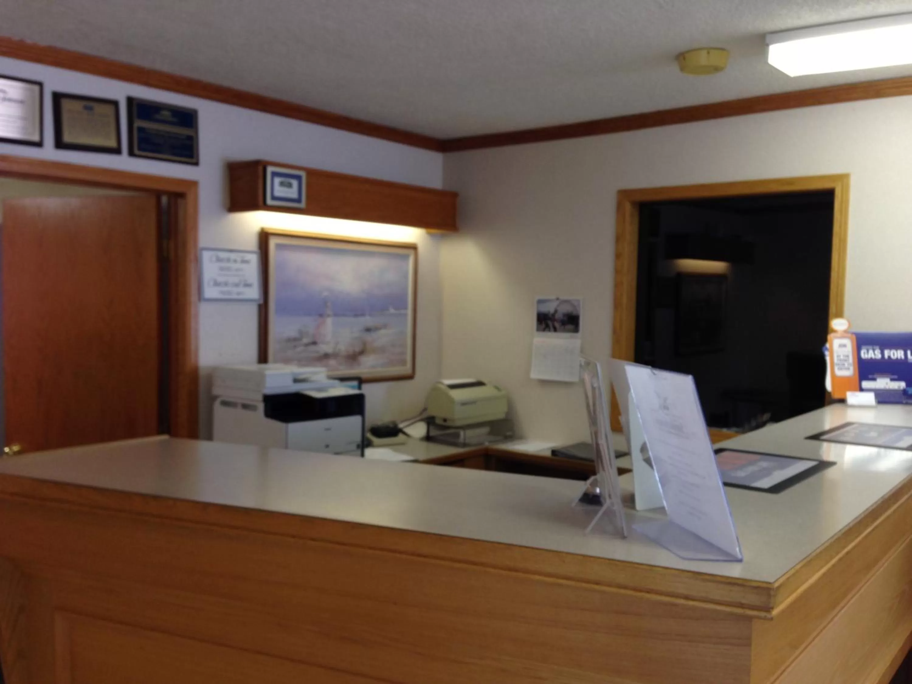 Lobby or reception in Knights Inn Lethbridge